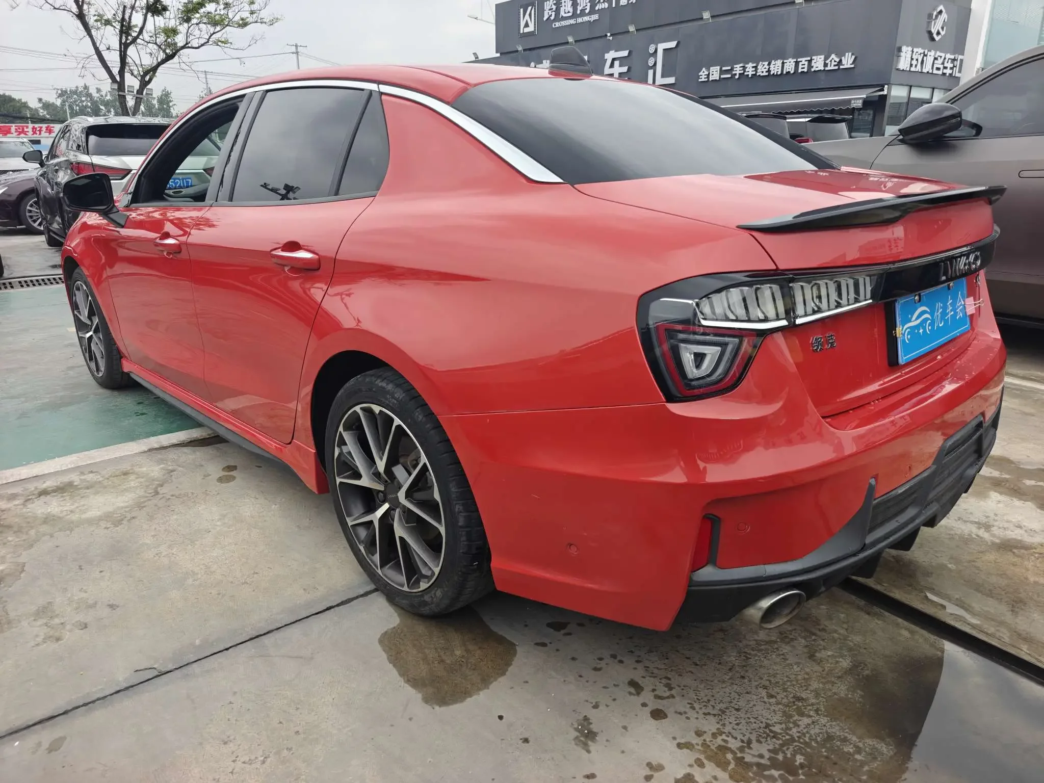 Lynk & Co 03