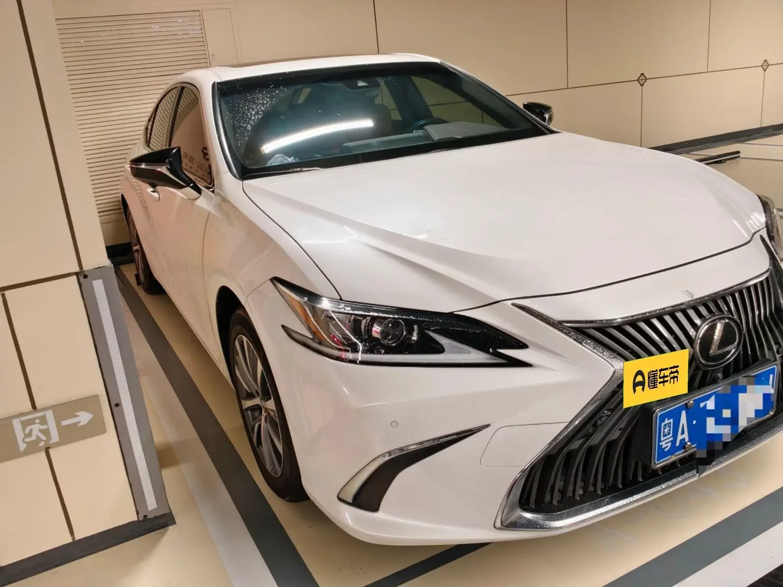 Lexus ES