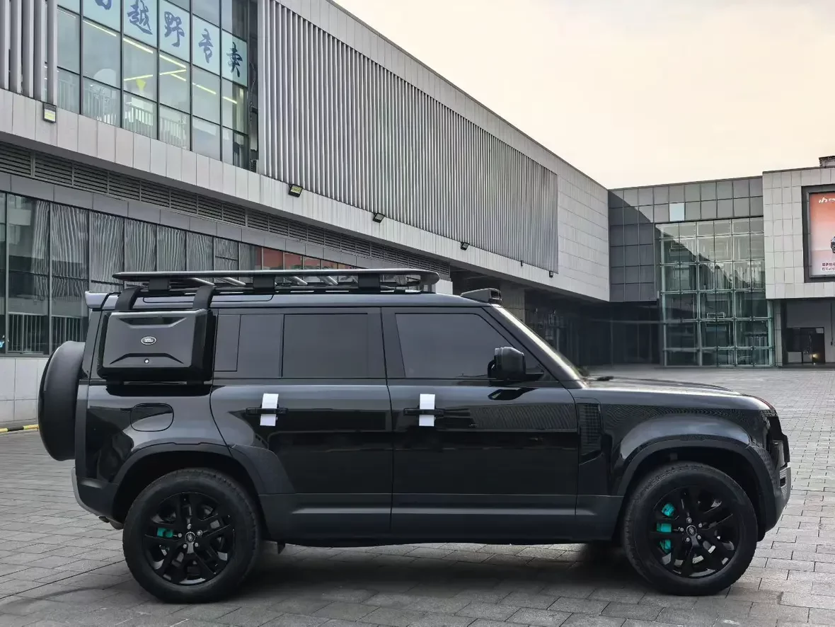 Land Rover guard