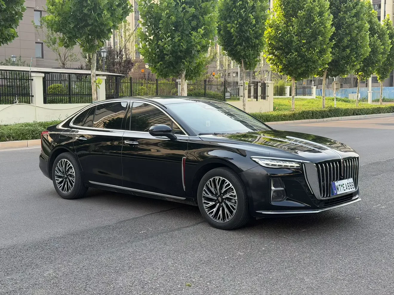 Hongqi H5