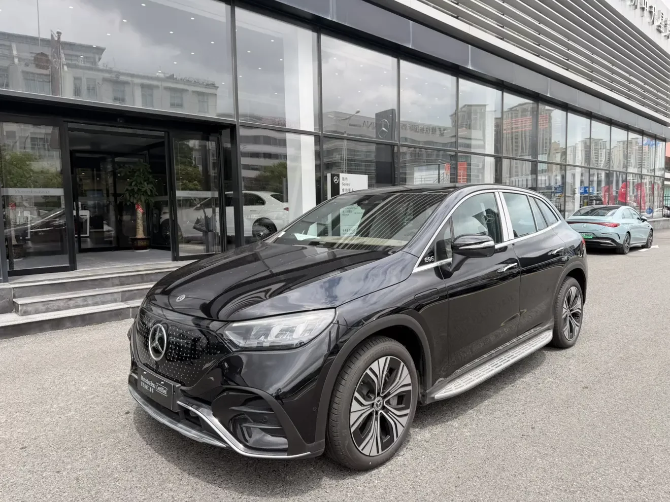 Mercedes-Benz EQE SUV