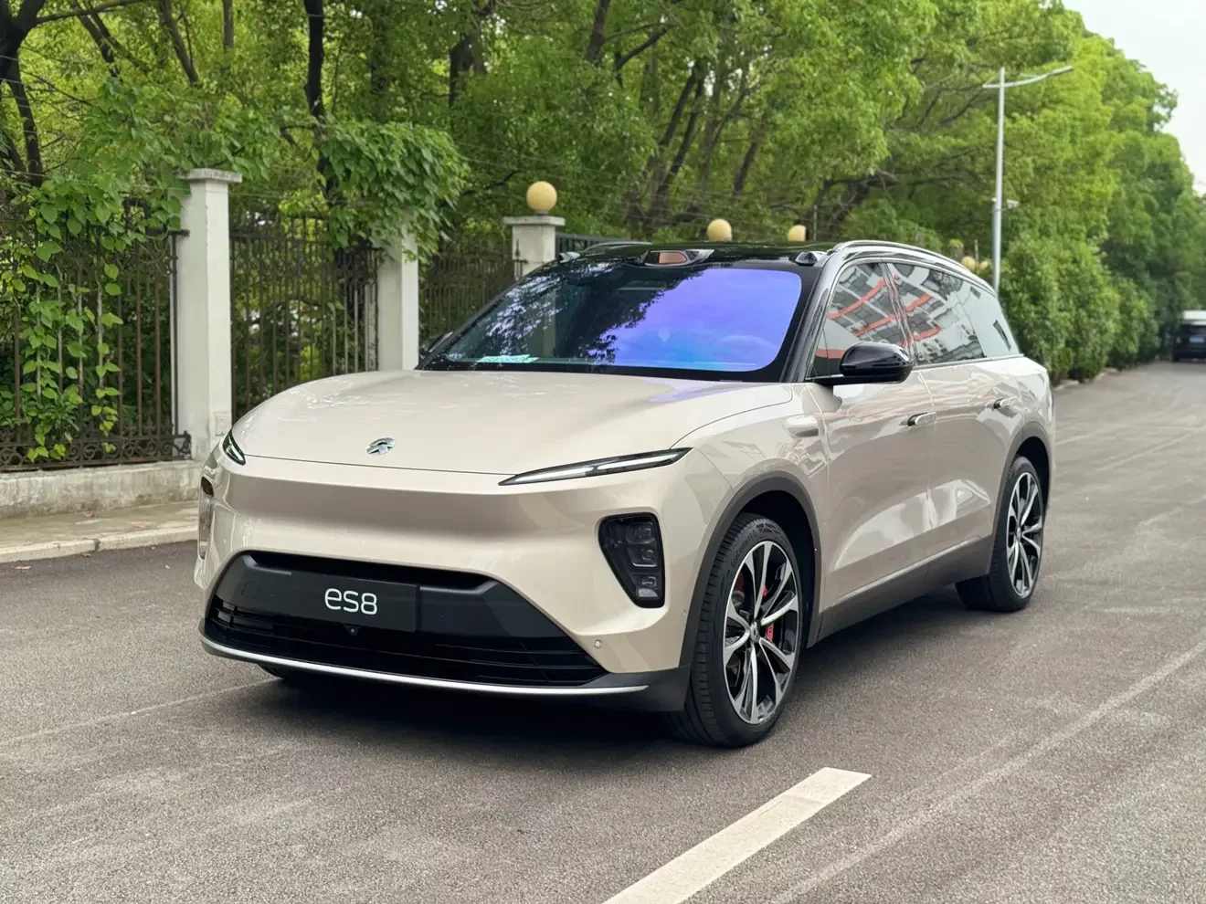 NIO ES8  из Китая