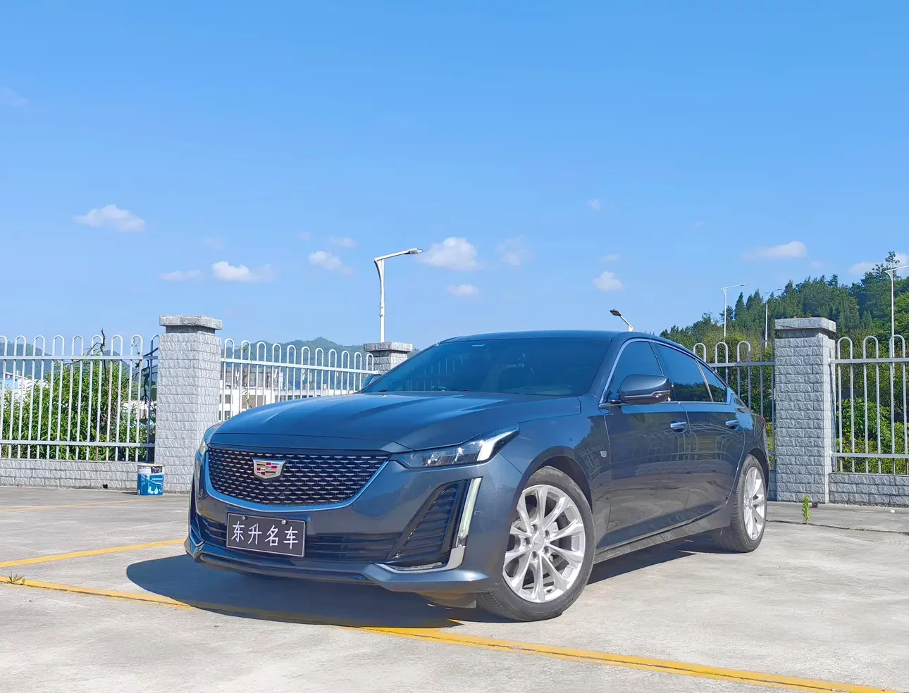 Cadillac CT5  из Китая