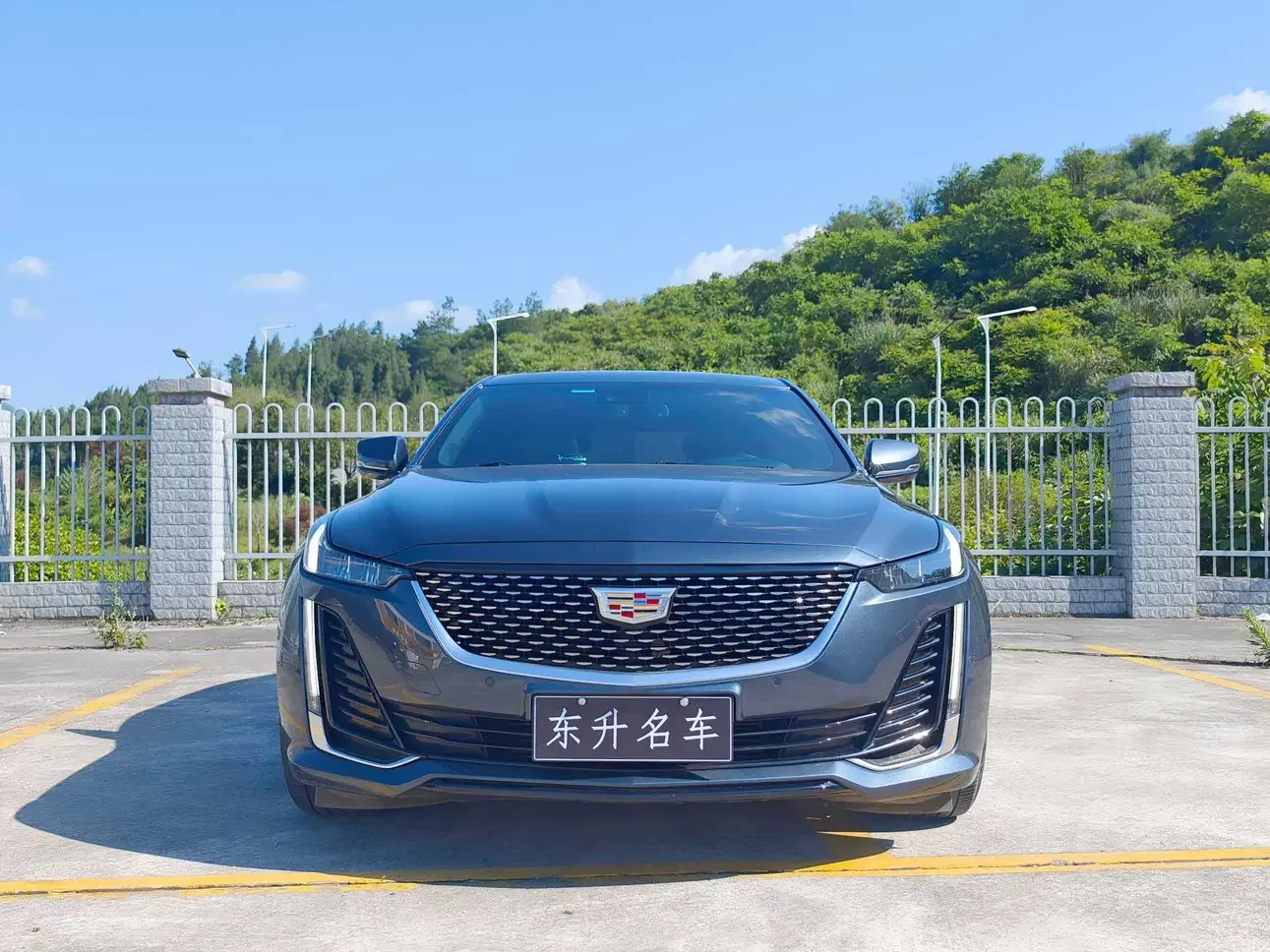 Cadillac CT5  из Китая