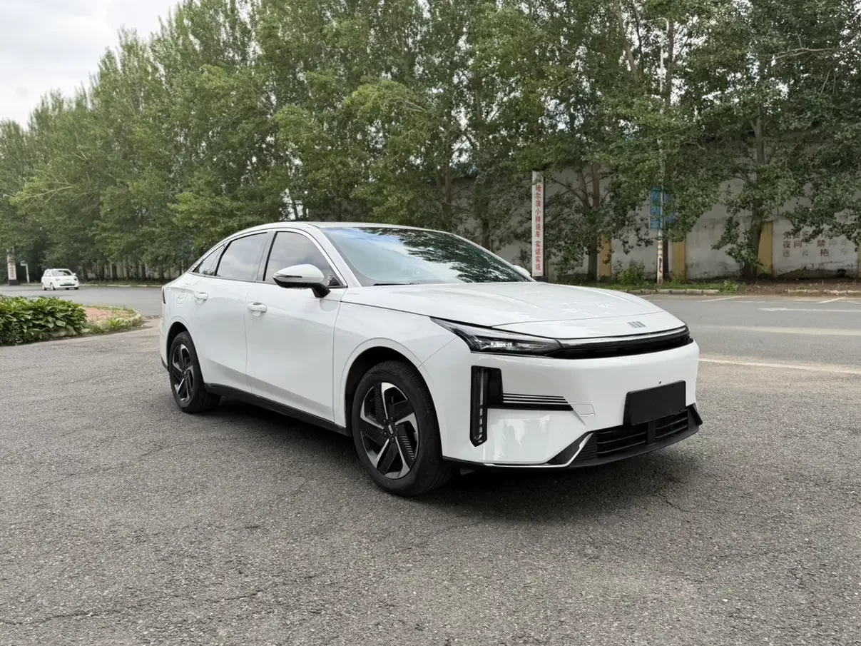 Geely Galaxy L6