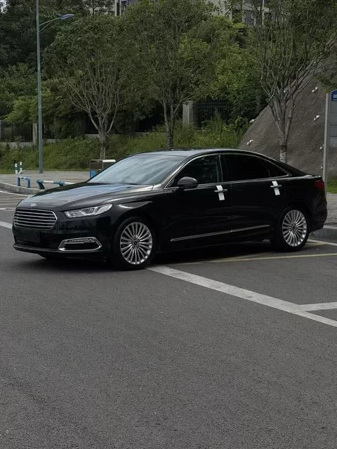 Ford Taurus