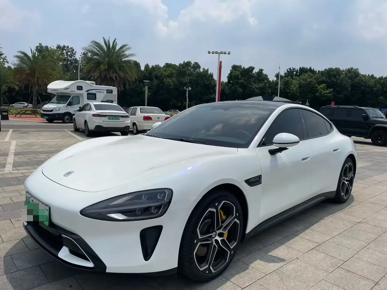 Xiaomi car Xiaomi SU7  из Китая