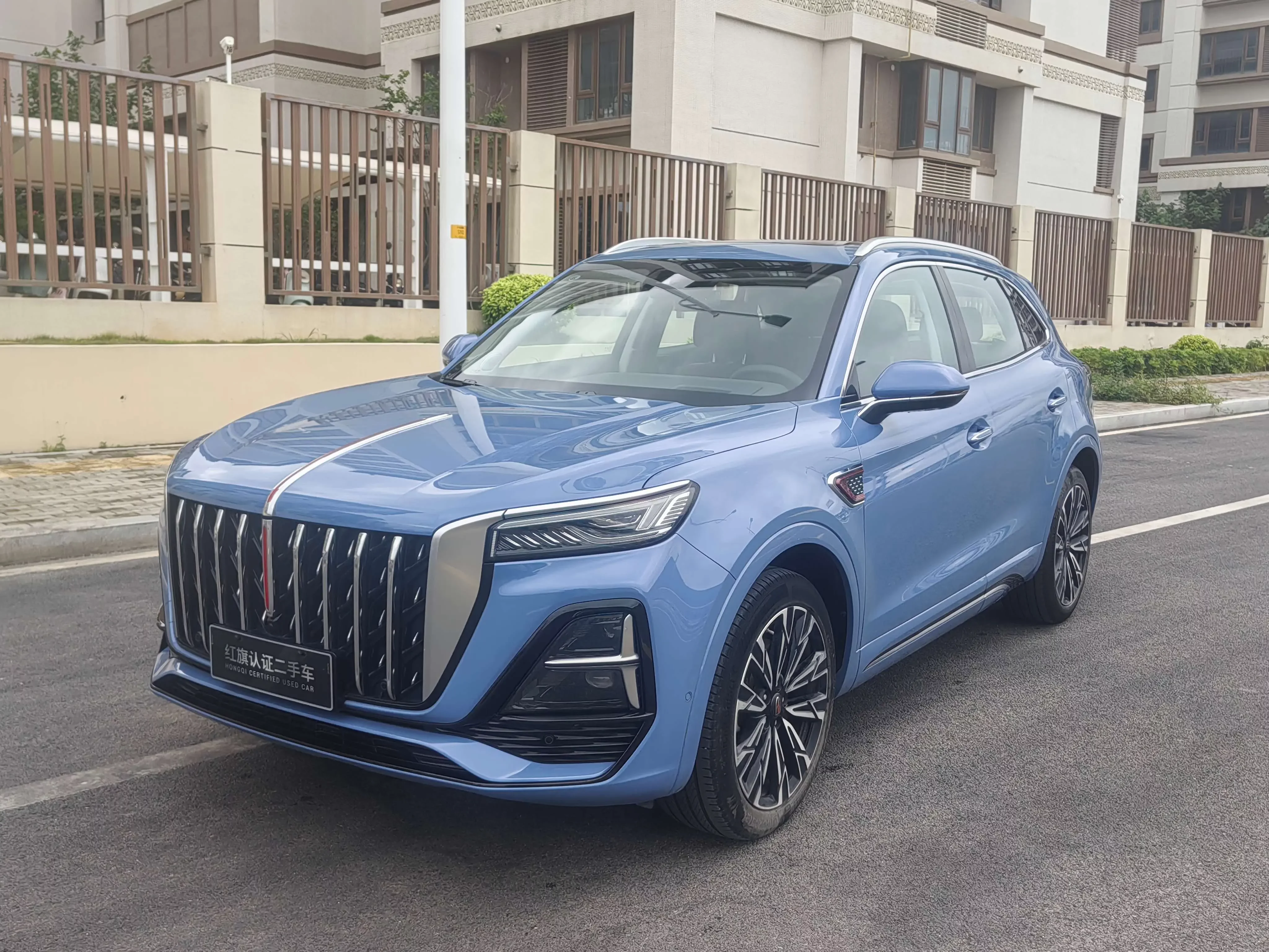 Hongqi HS5