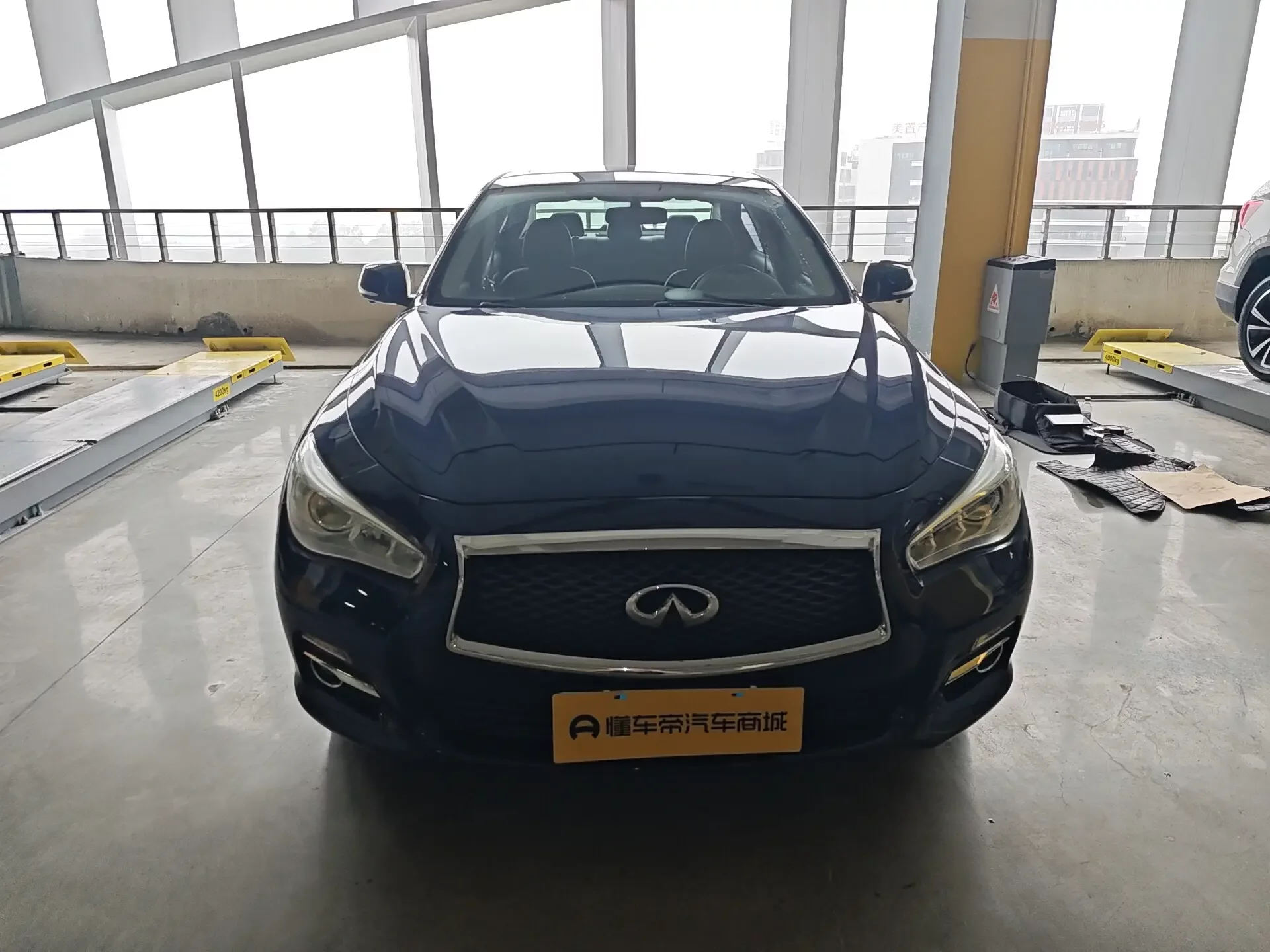 Infiniti Q50L