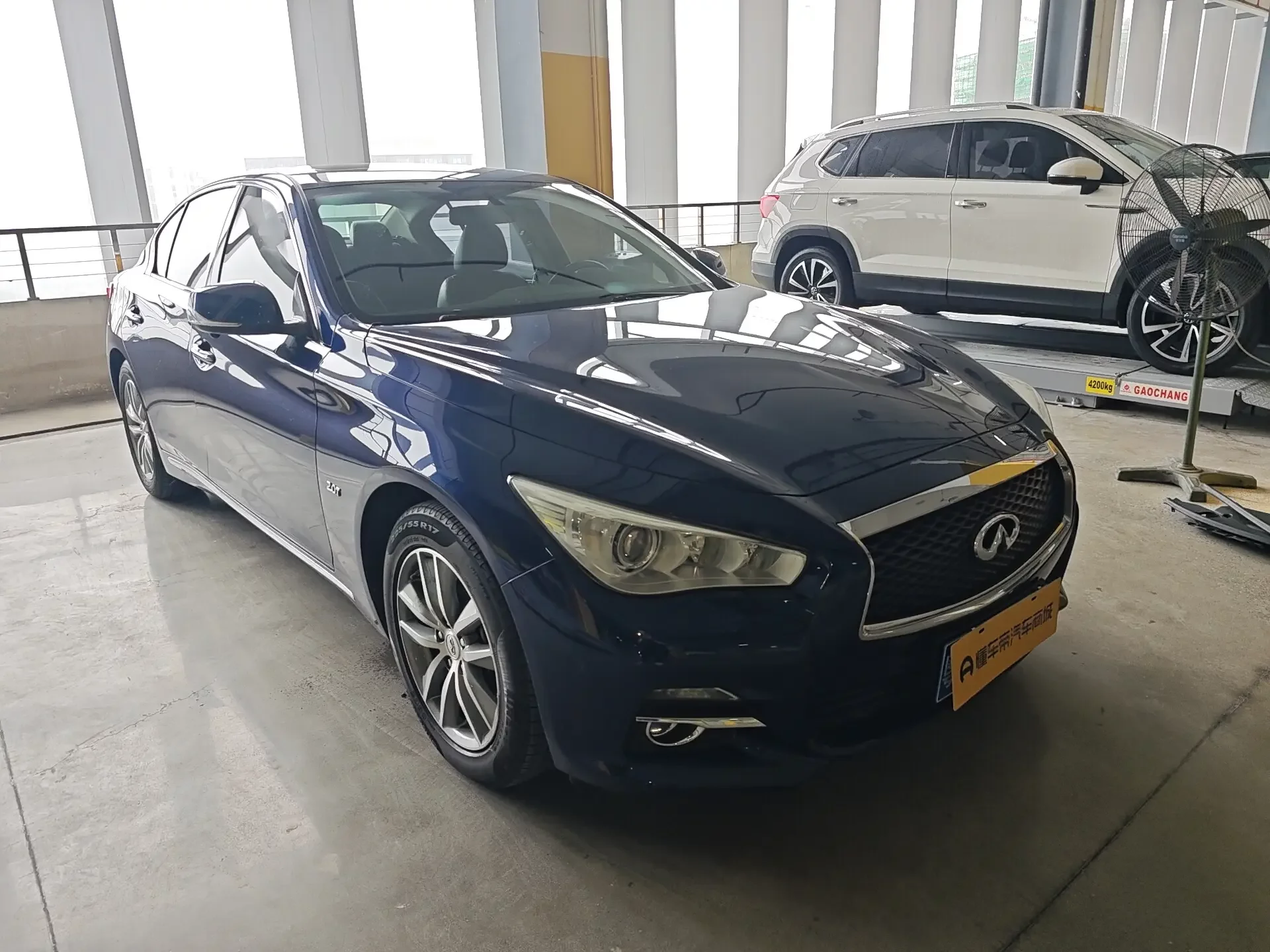 Infiniti Q50L