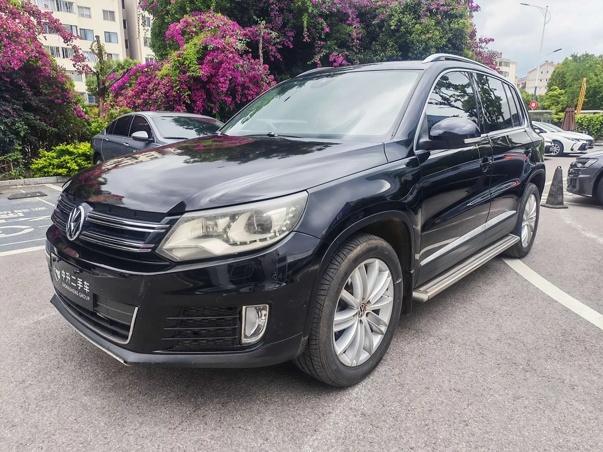 Volkswagen Tiguan (Tharu)