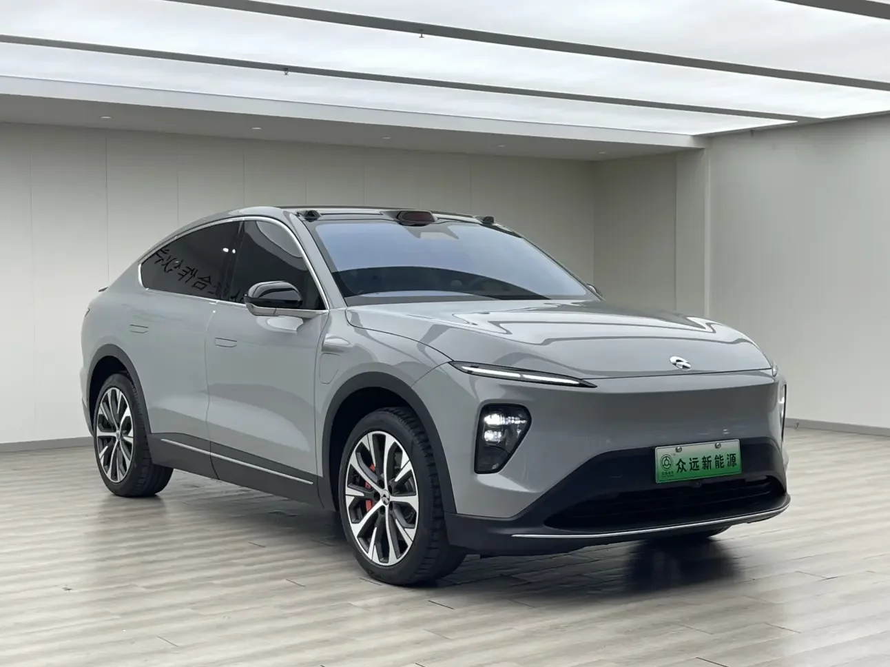 NIO EC7
