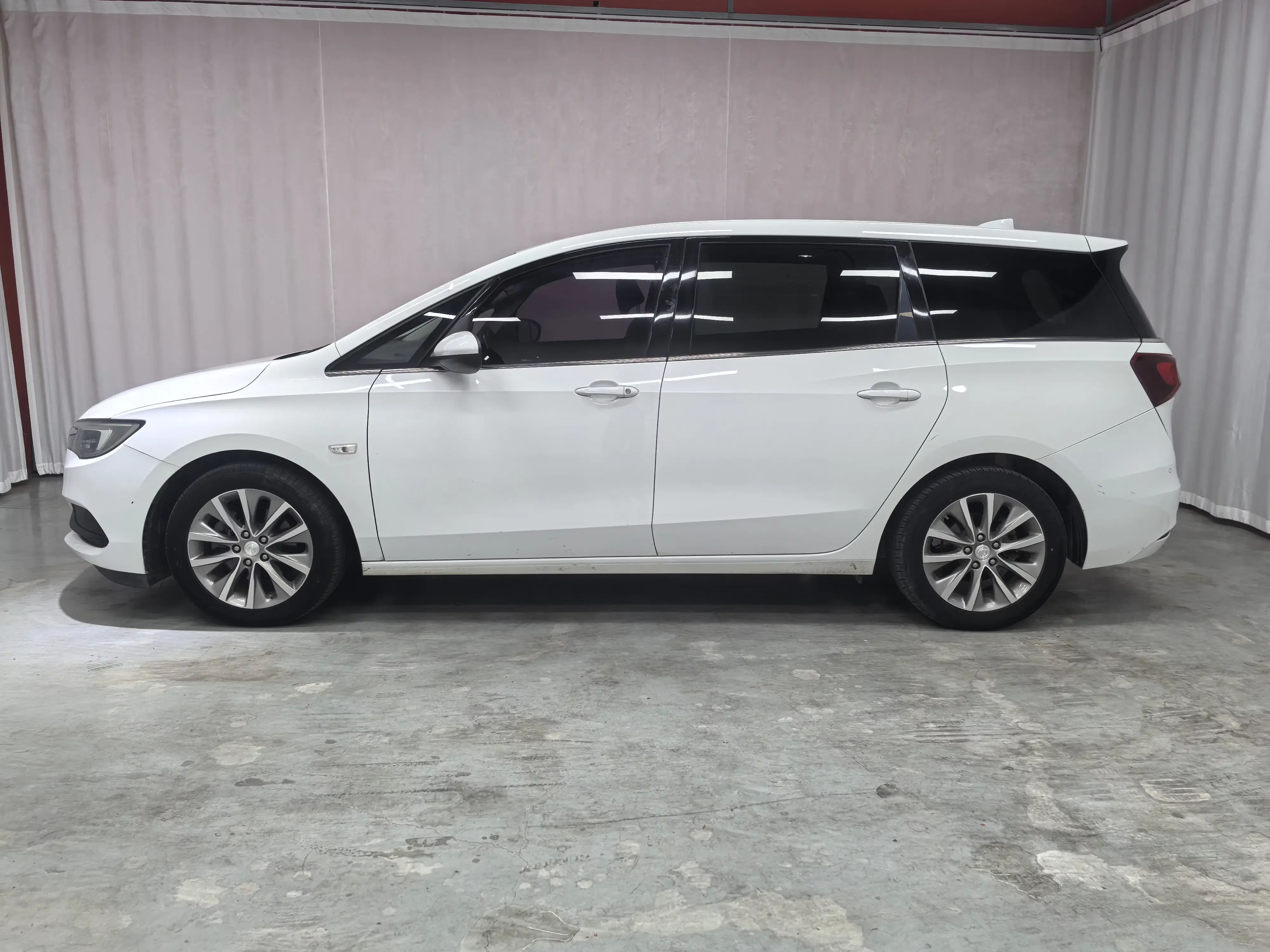 Buick GL6