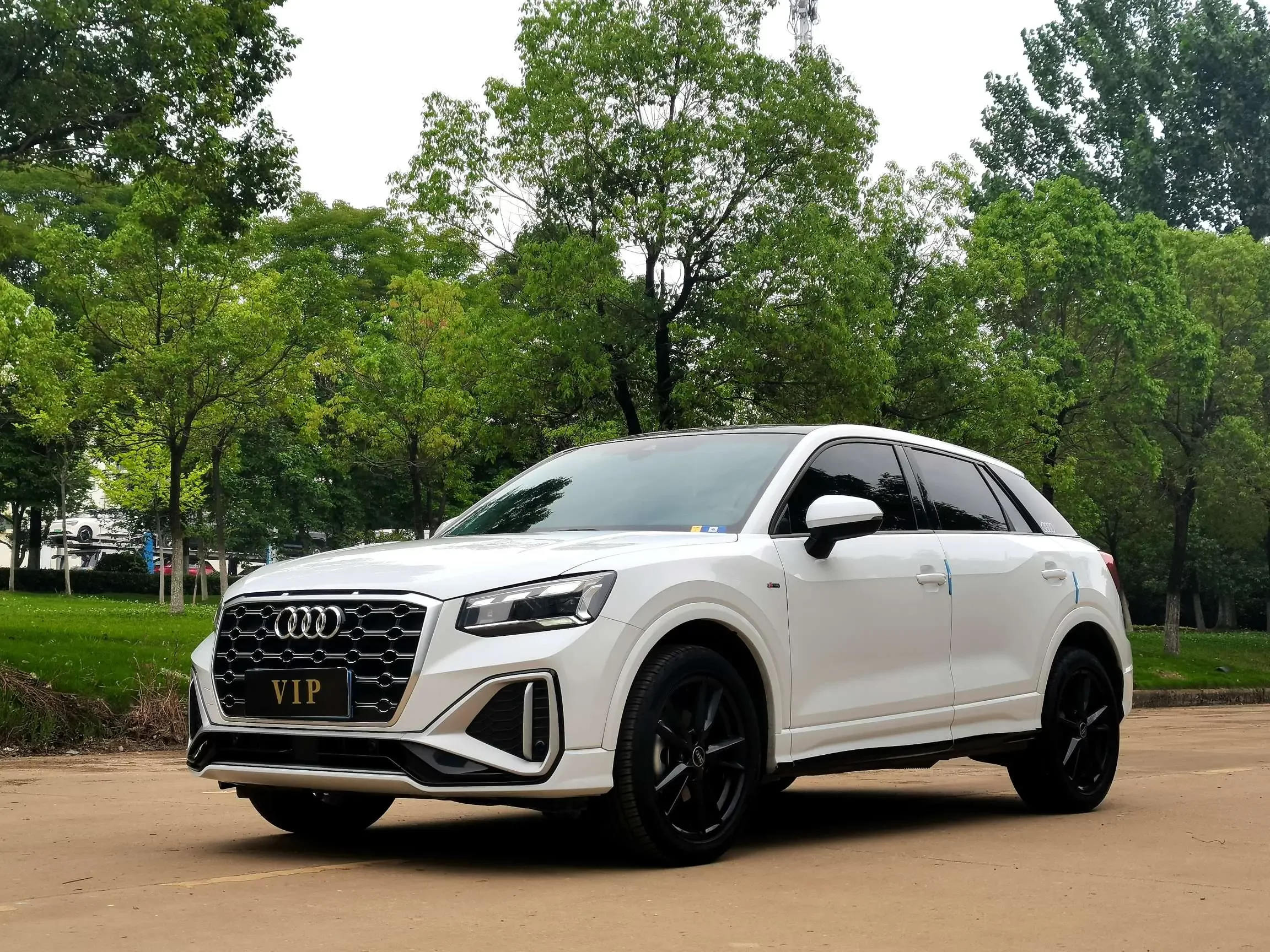 Audi Q2L