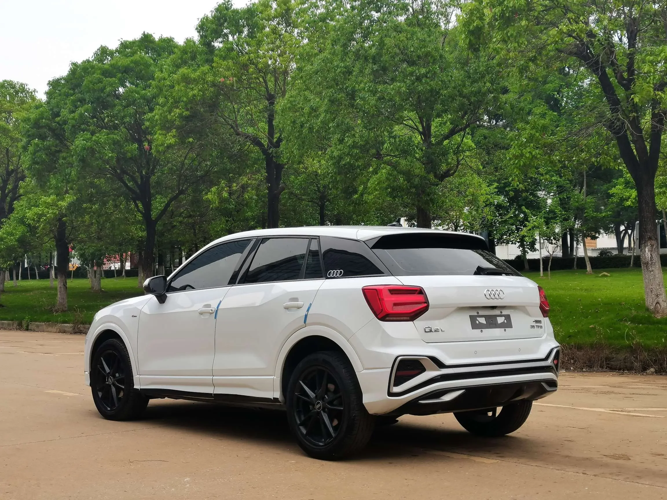 Audi Q2L