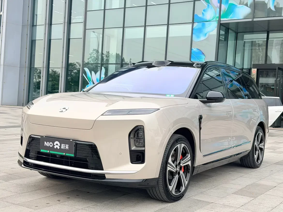 NIO ES8  из Китая