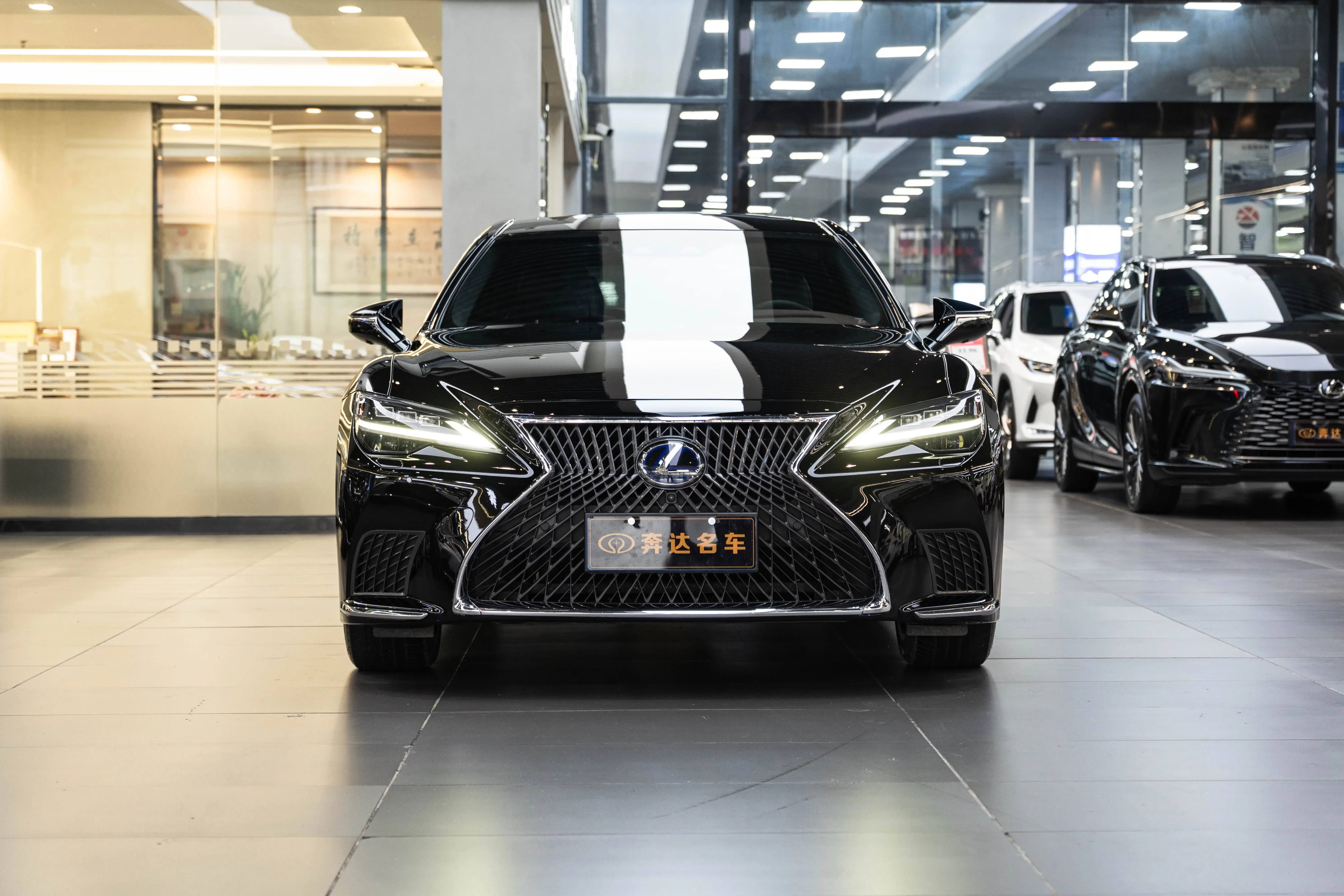 Lexus LS