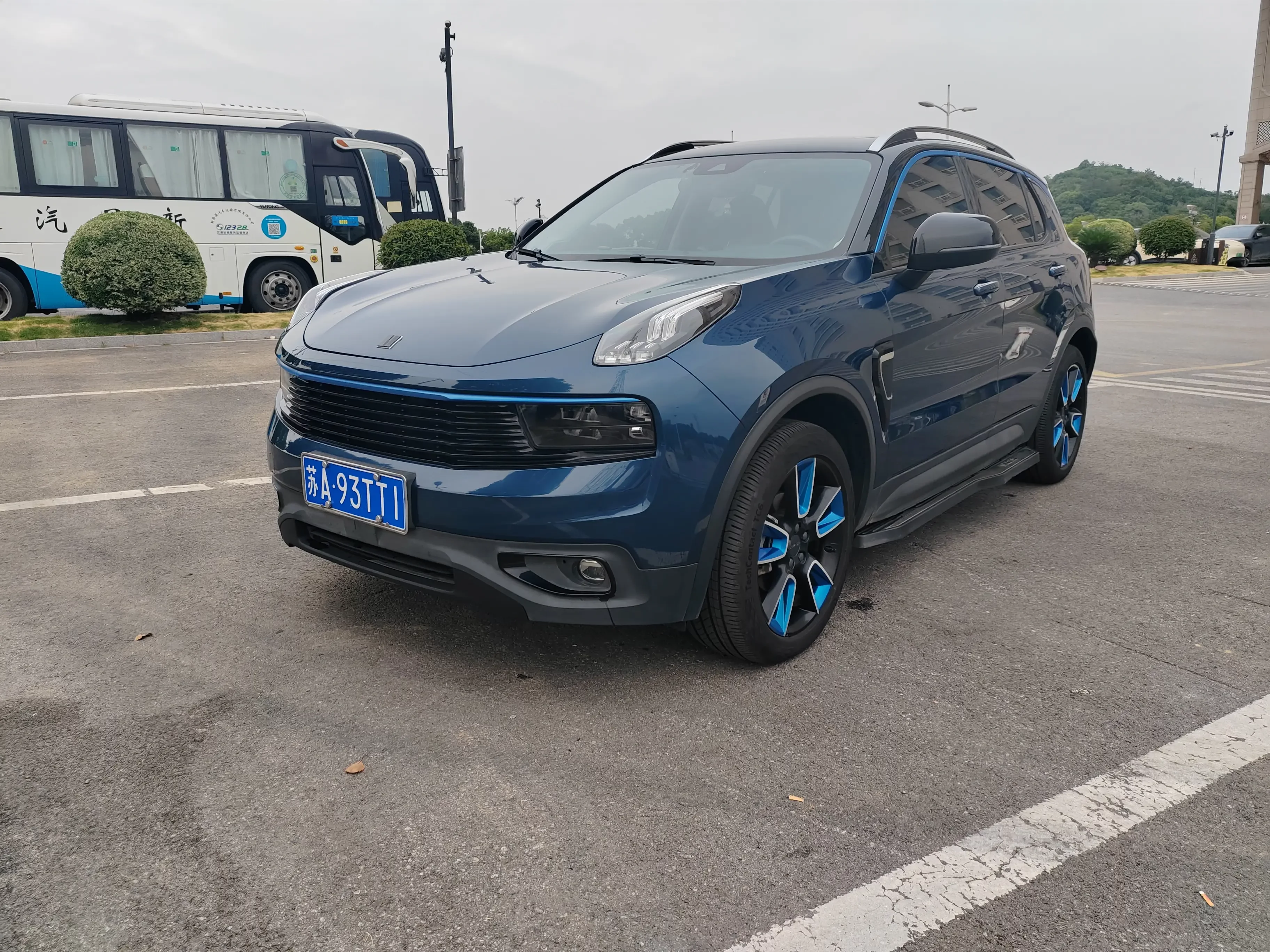 Lynk & Co 01