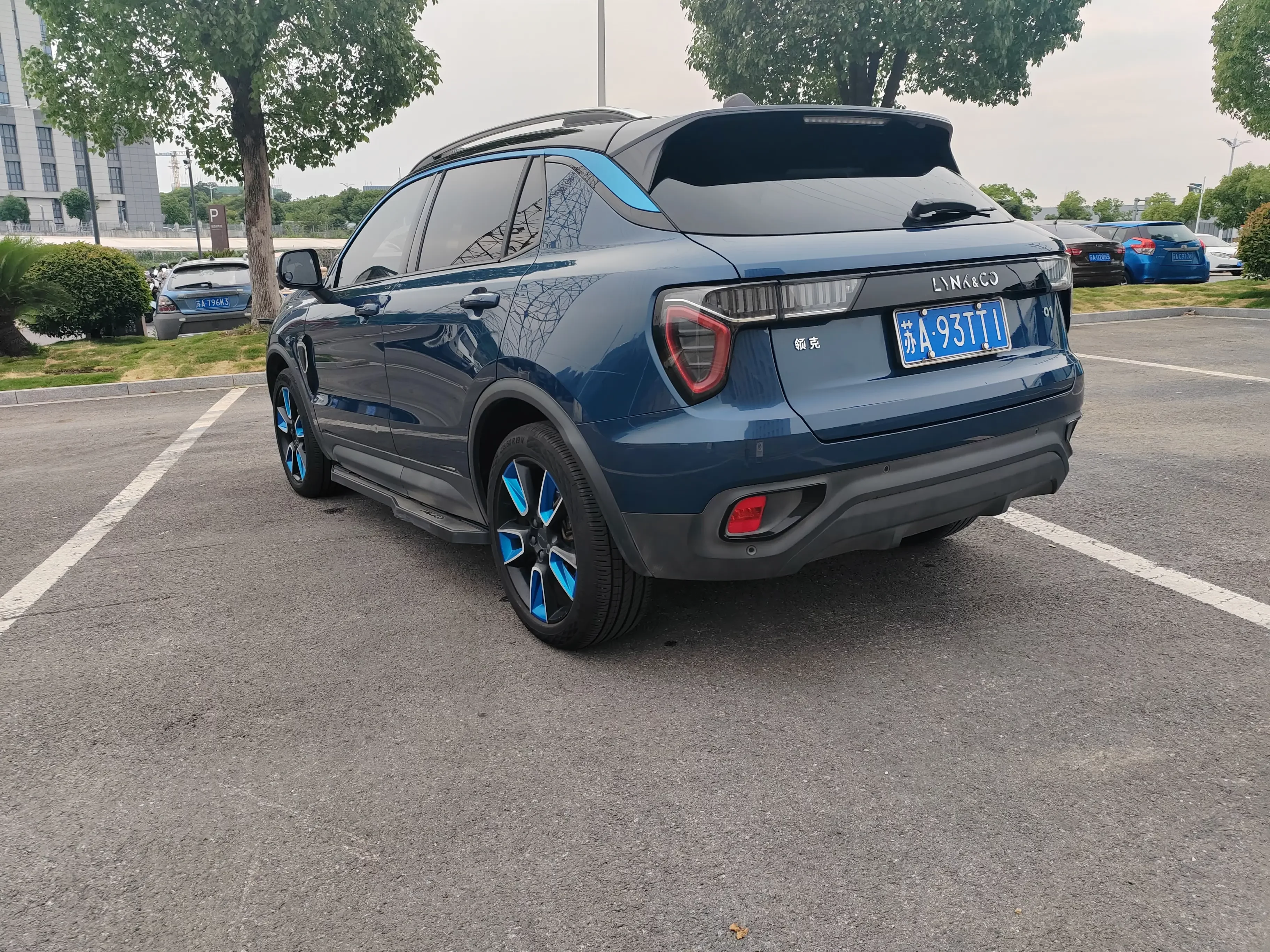Lynk & Co 01