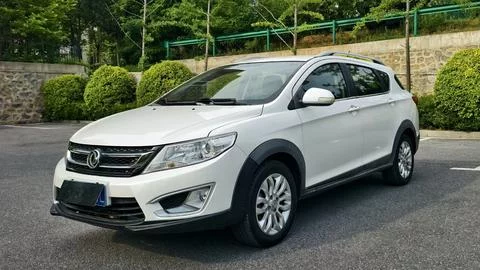 Dongfeng Fengshen AX3  из Китая