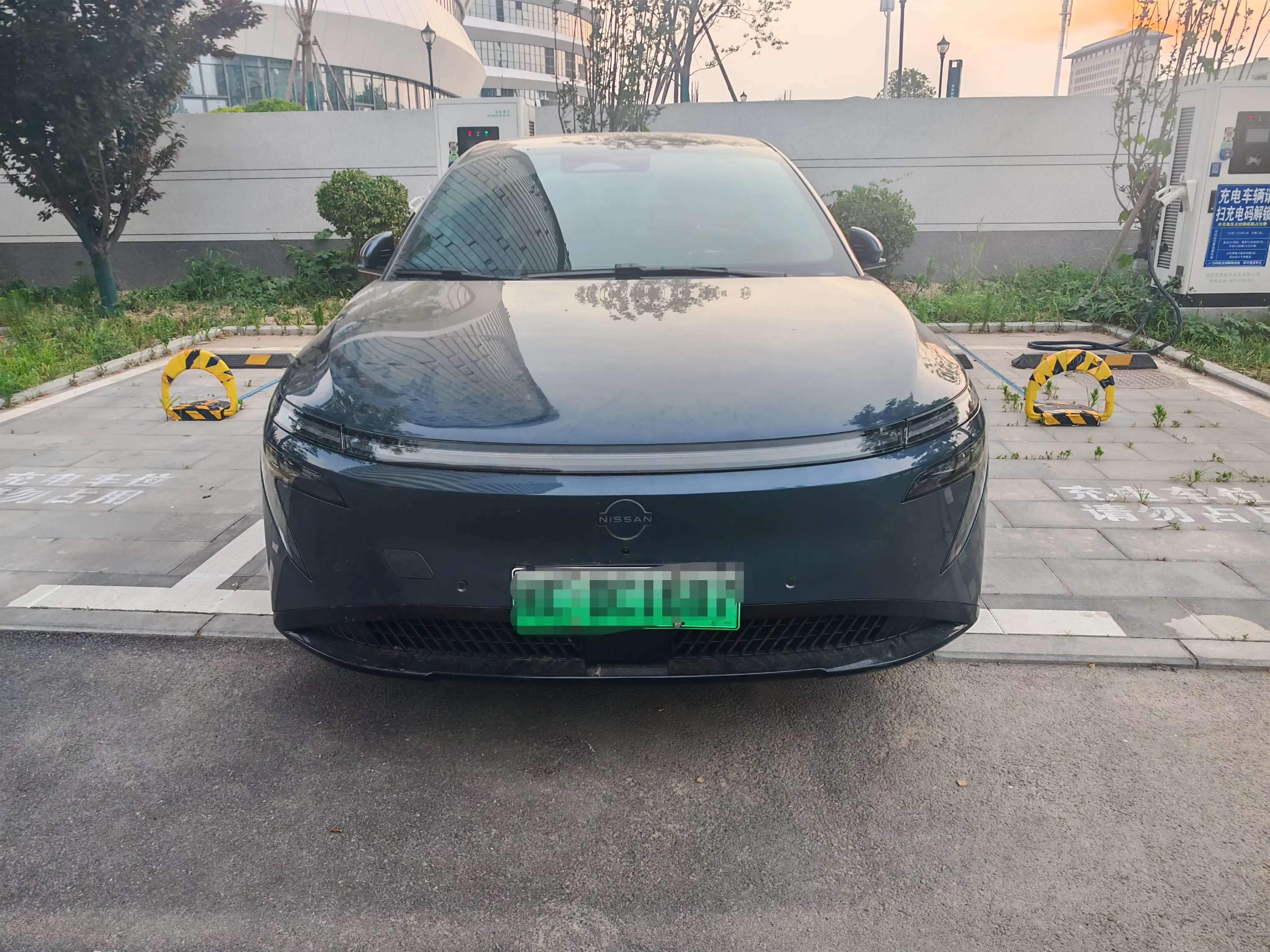 Nissan N7  из Китая