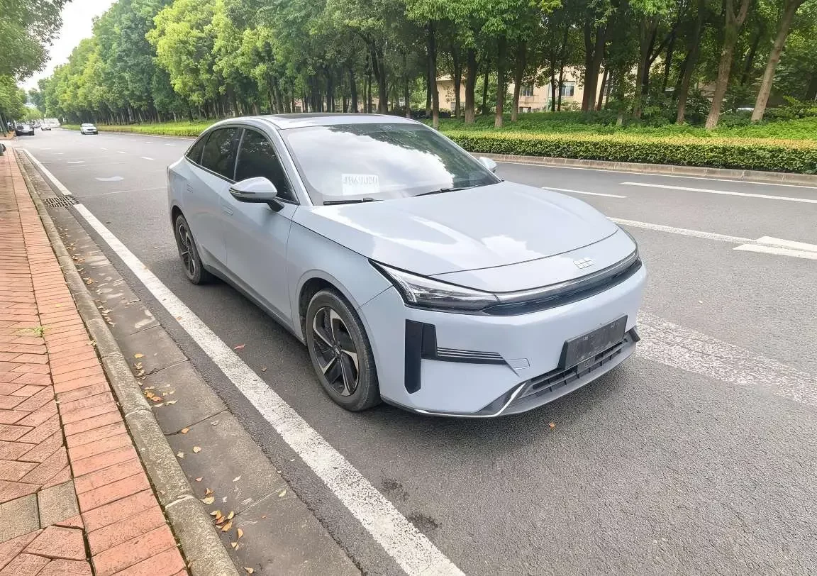 Geely Galaxy L6