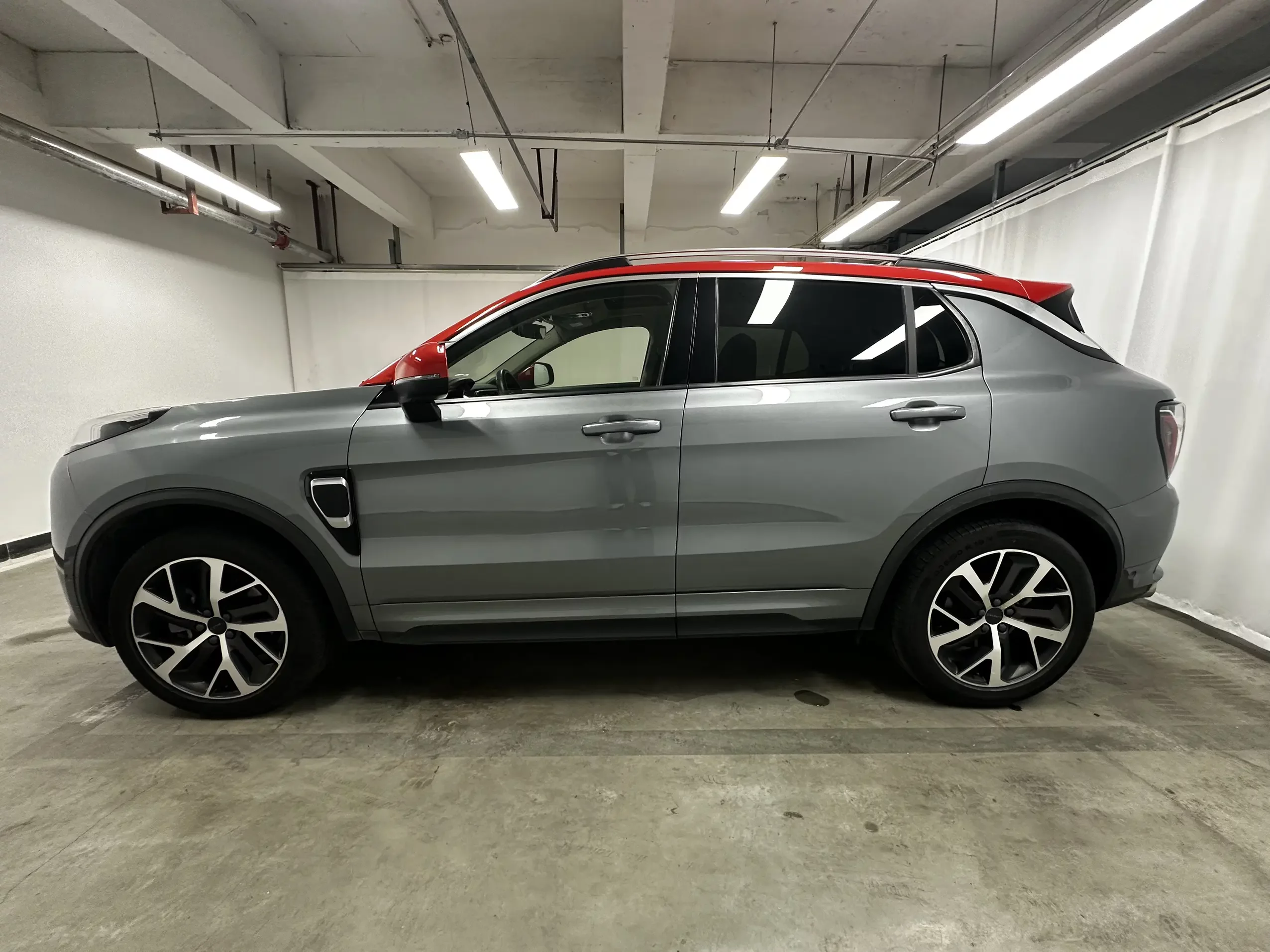Lynk & Co 01 EM-P