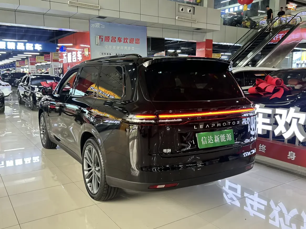 Leapmotor C16