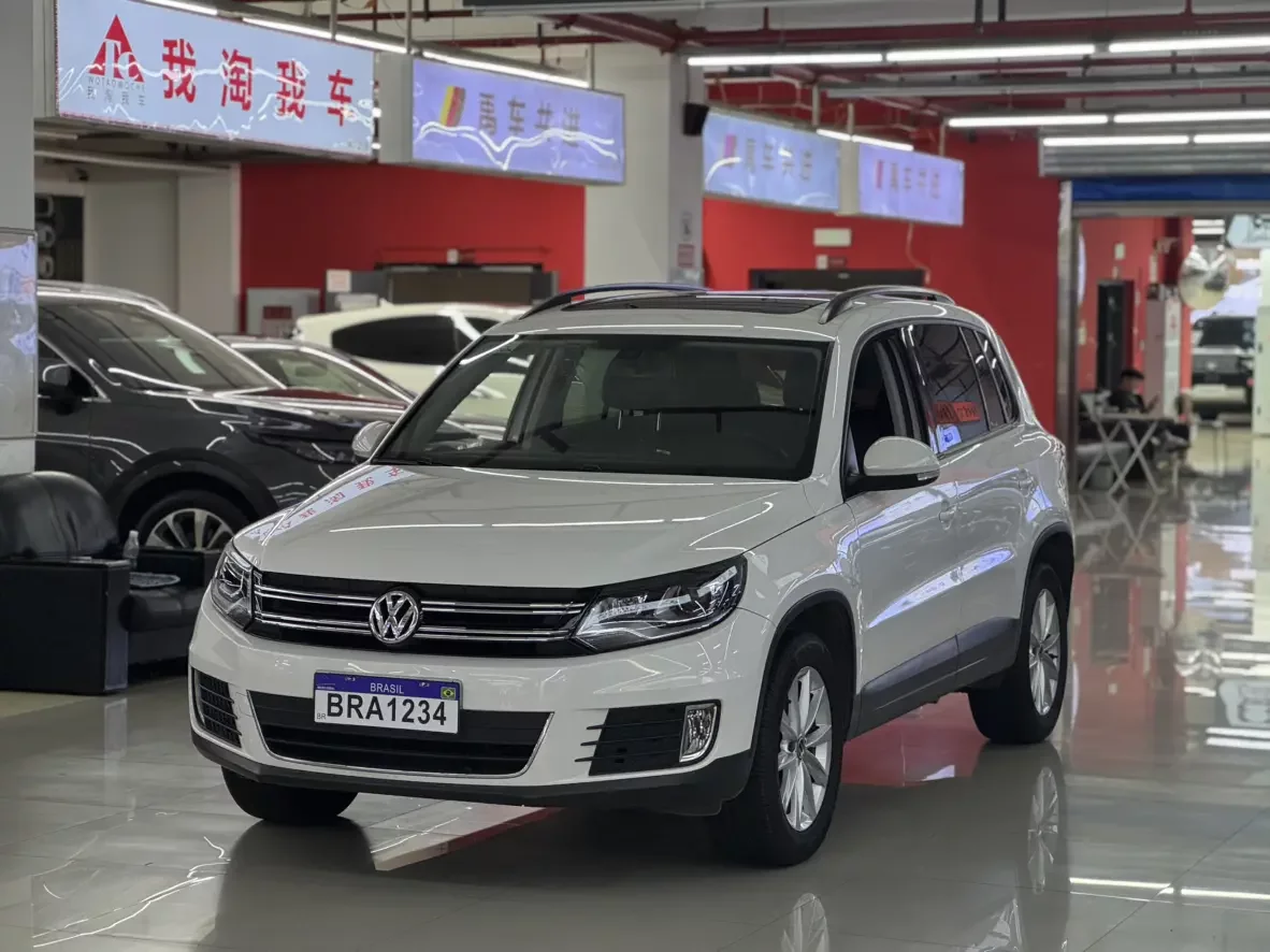 Volkswagen Tiguan (Tharu)