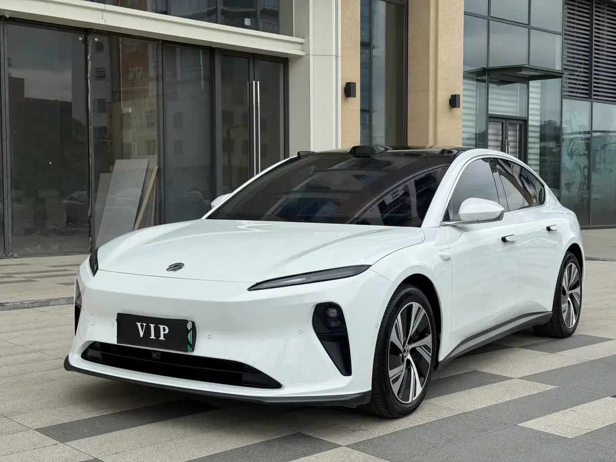 NIO ET5  из Китая