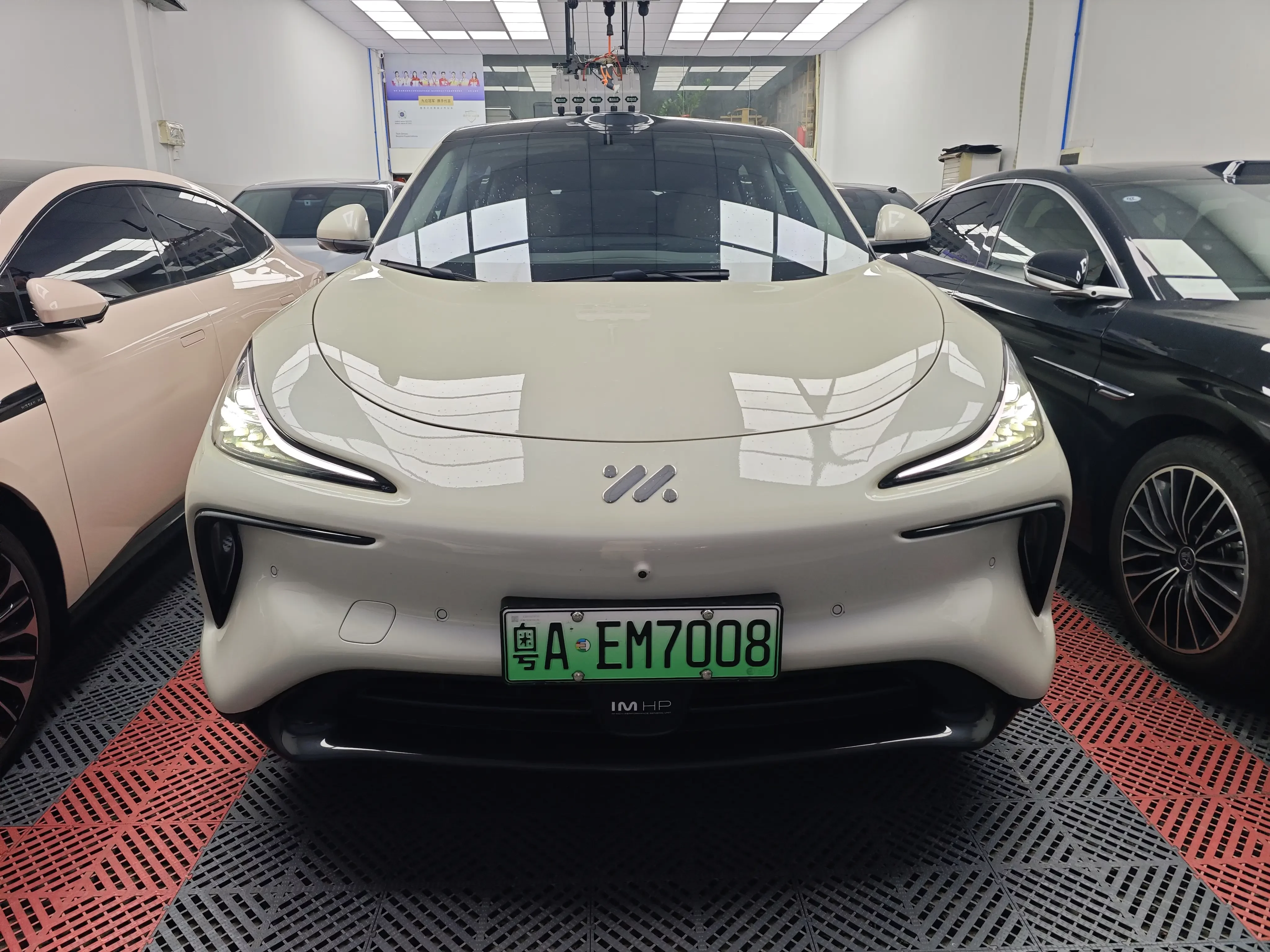 Zhiji LS6  из Китая