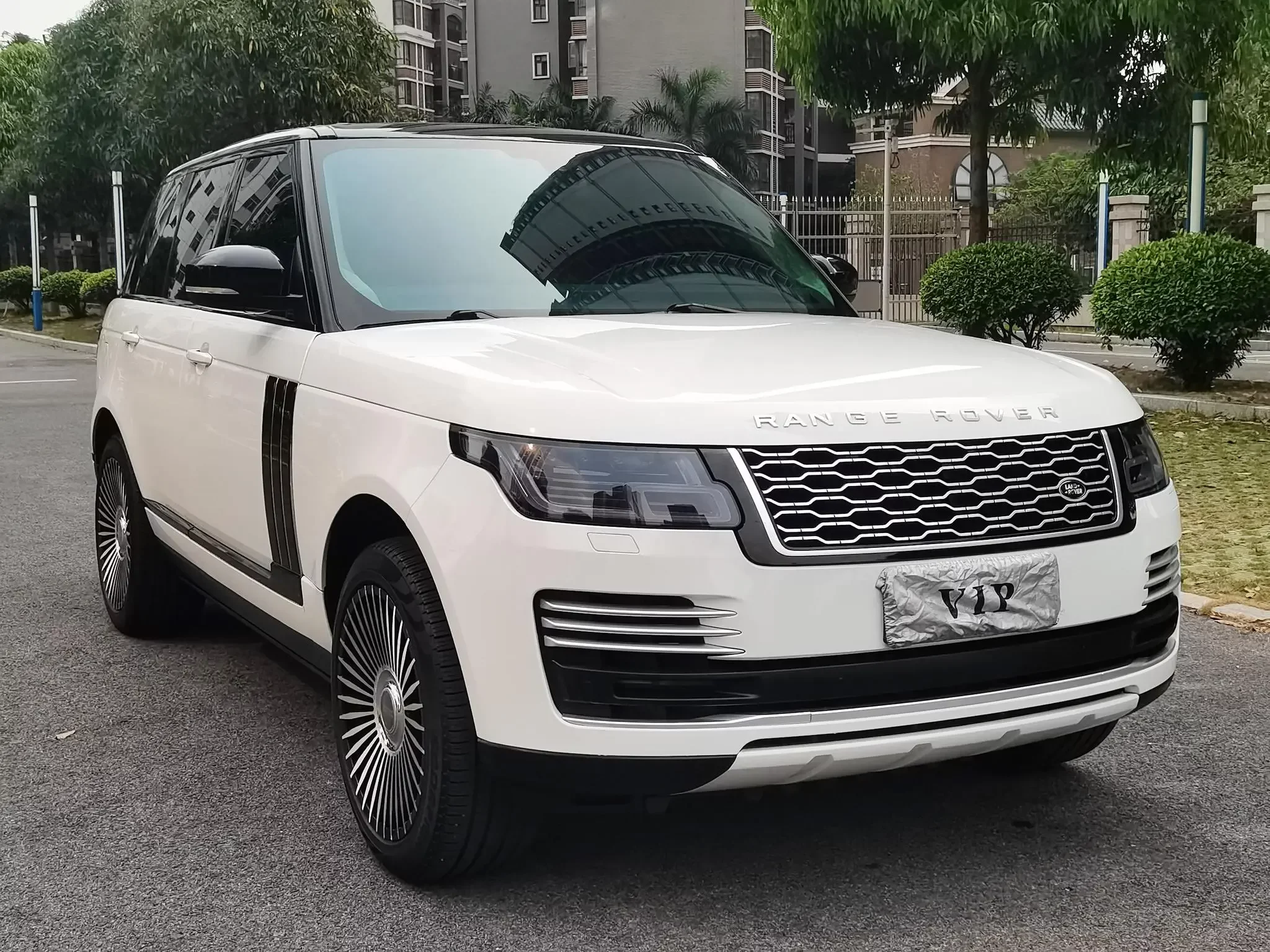 Land Rover range rover