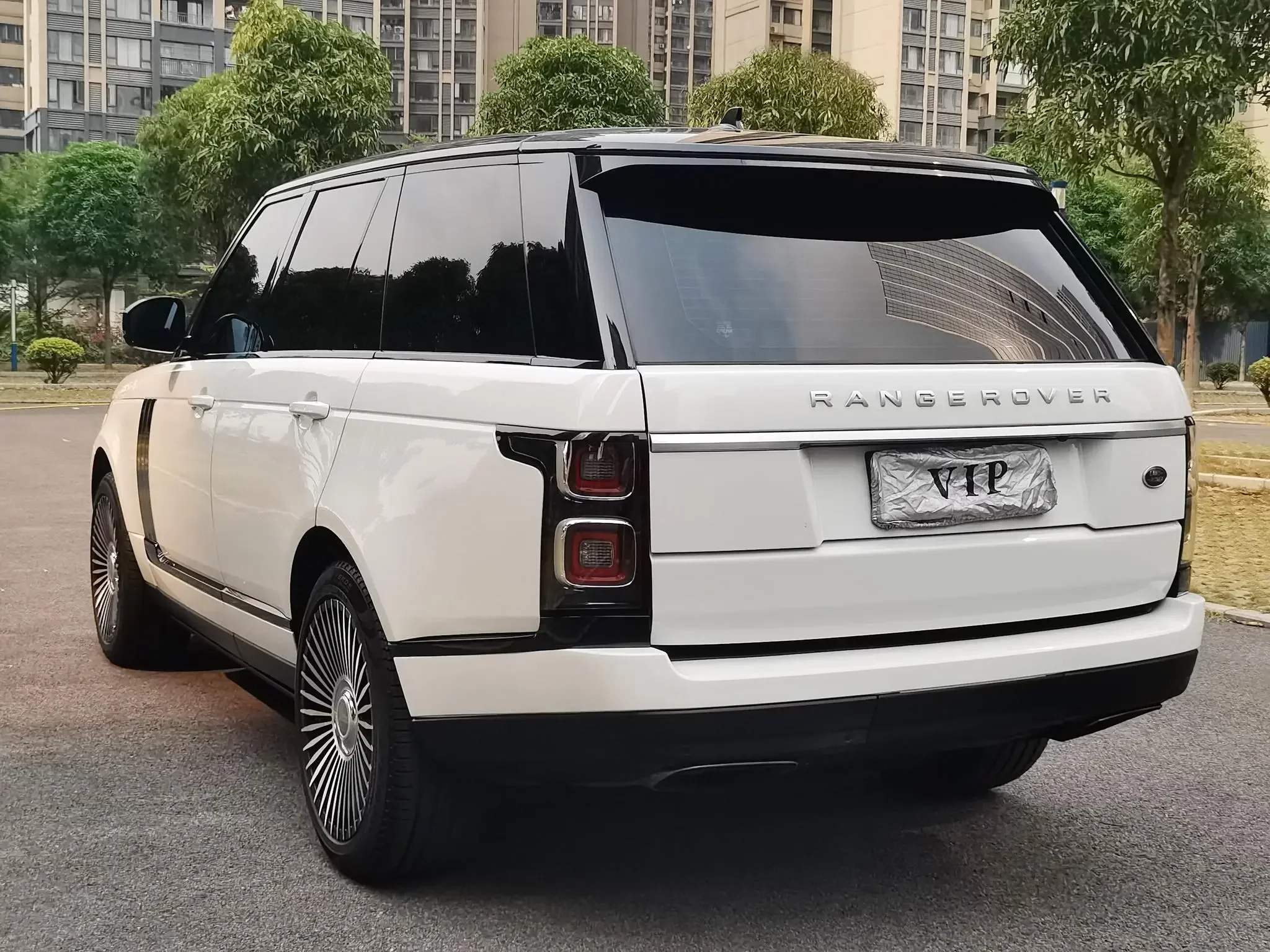 Land Rover range rover