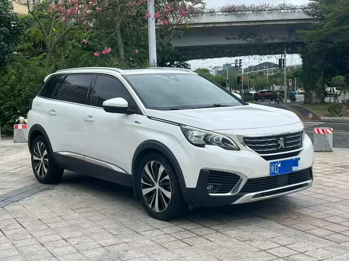 Peugeot 5008