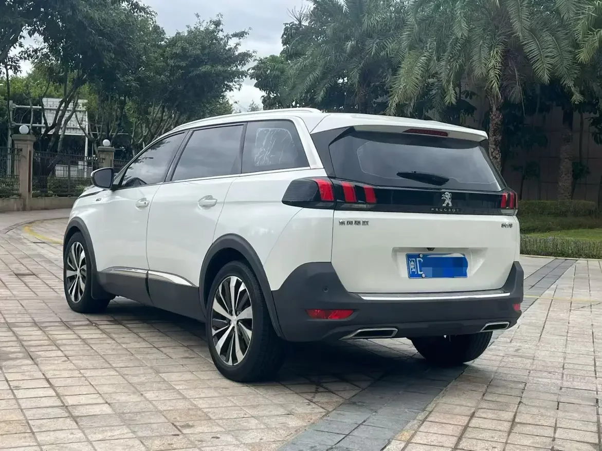 Peugeot 5008