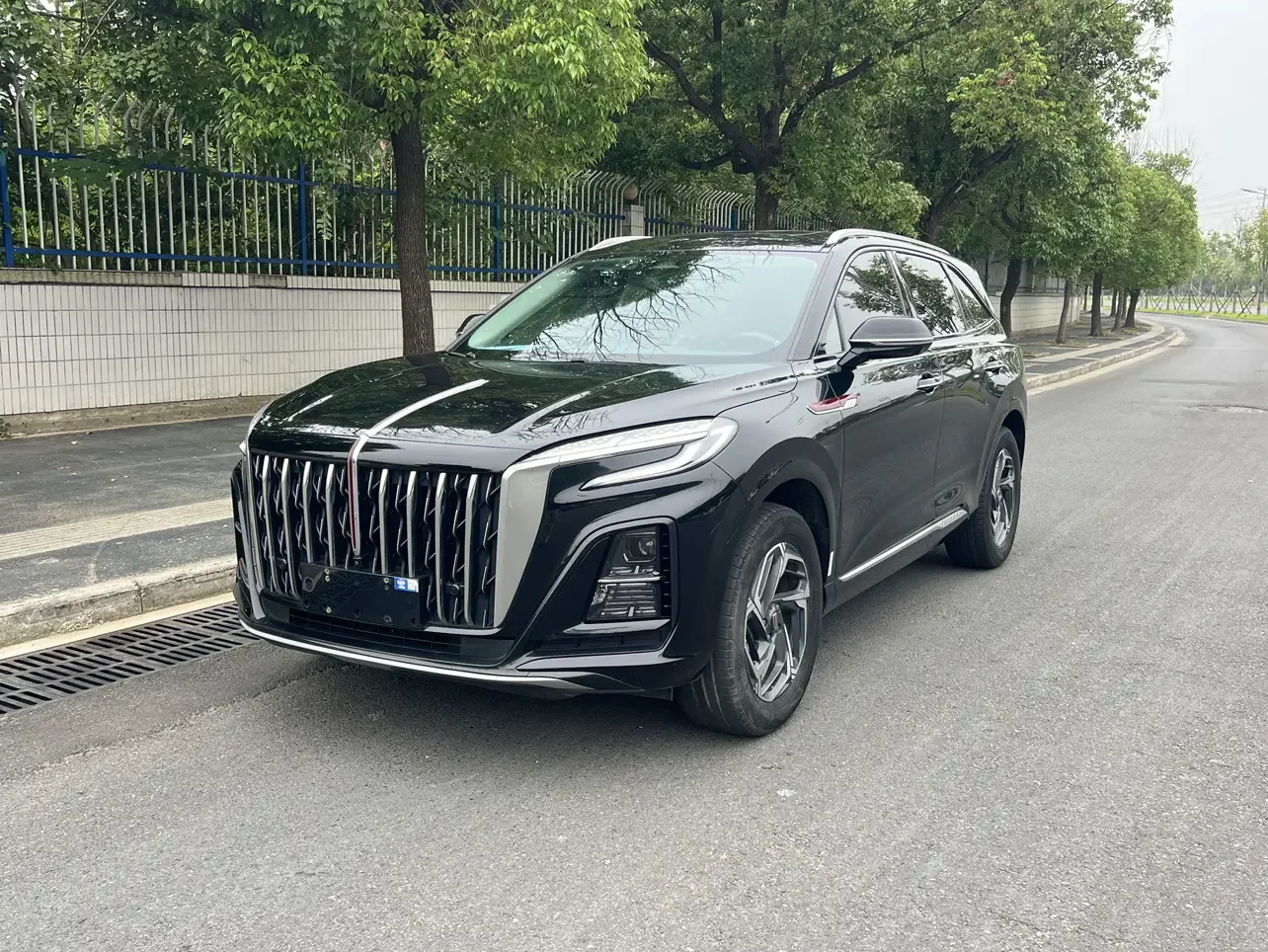Hongqi HS3