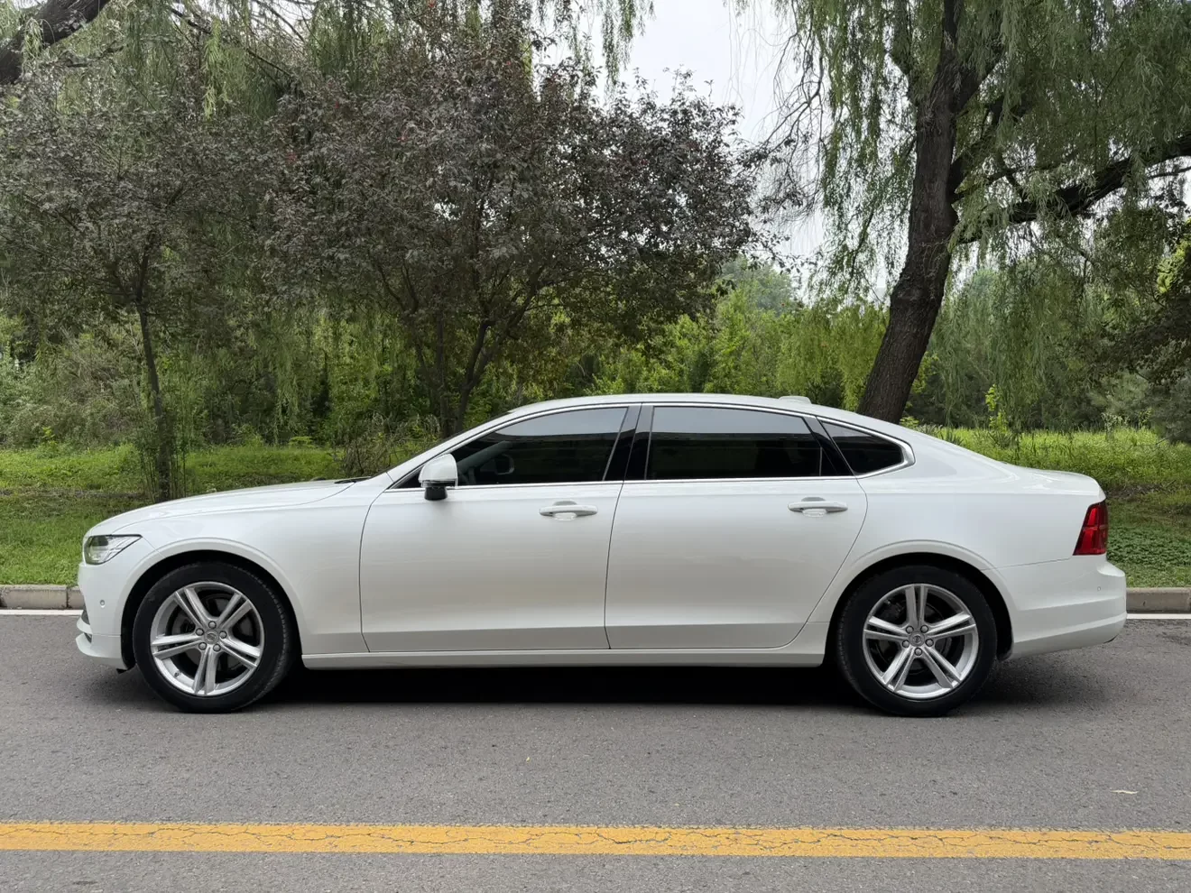 Volvo S90
