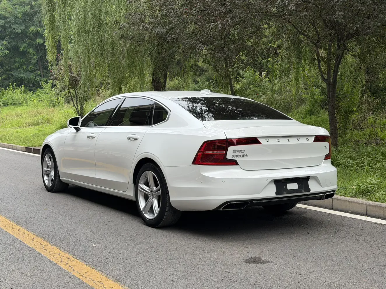 Volvo S90