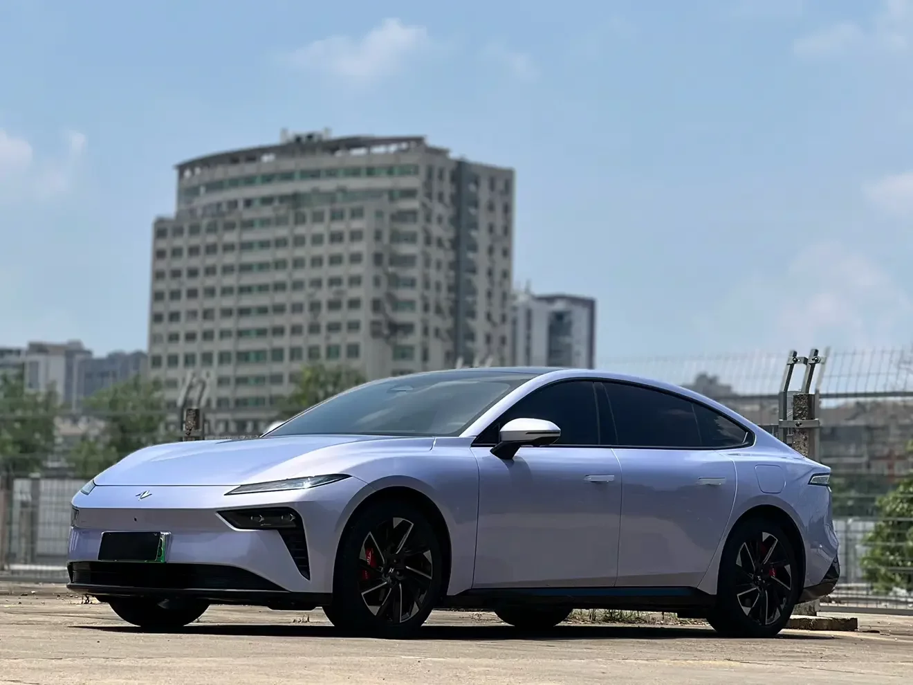 Dongfeng Yipai 007  из Китая