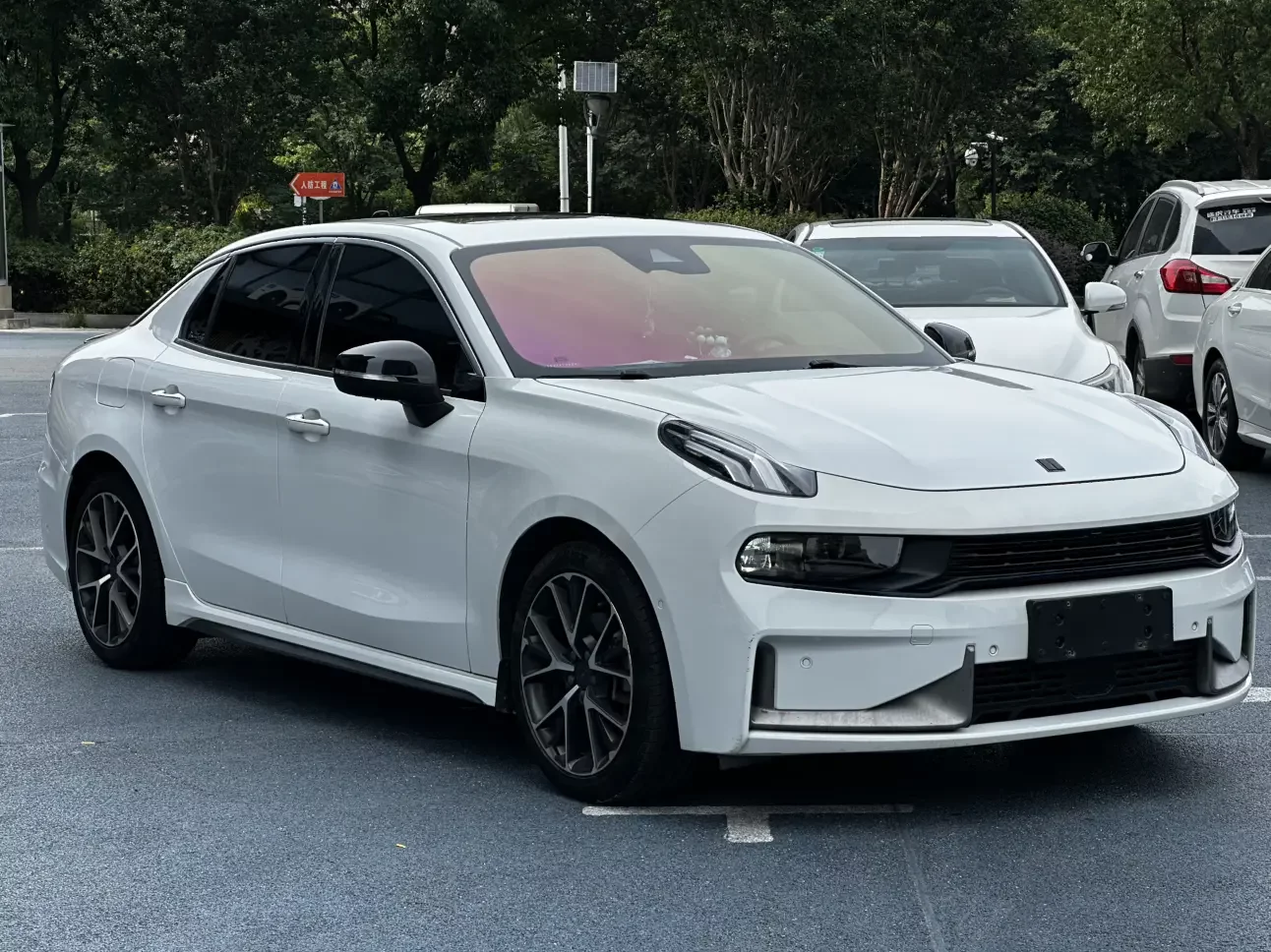 Lynk & Co 03