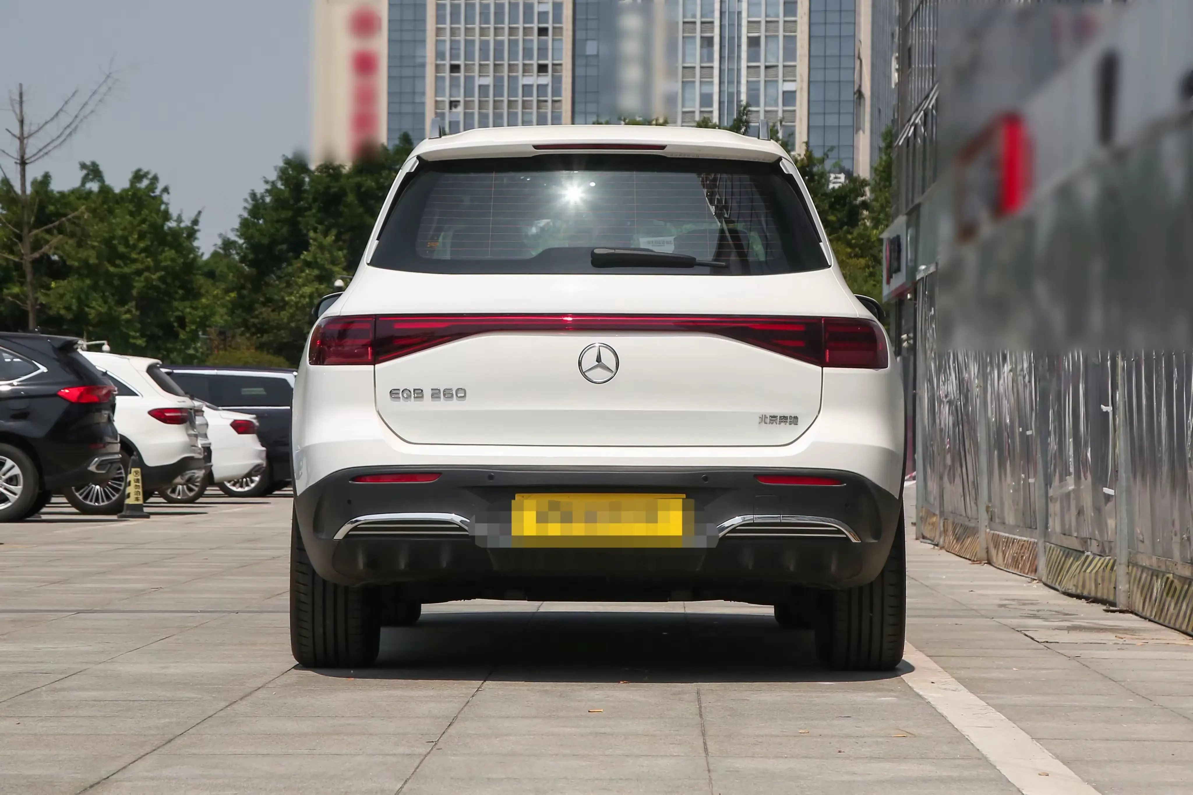 Mercedes-Benz EQB