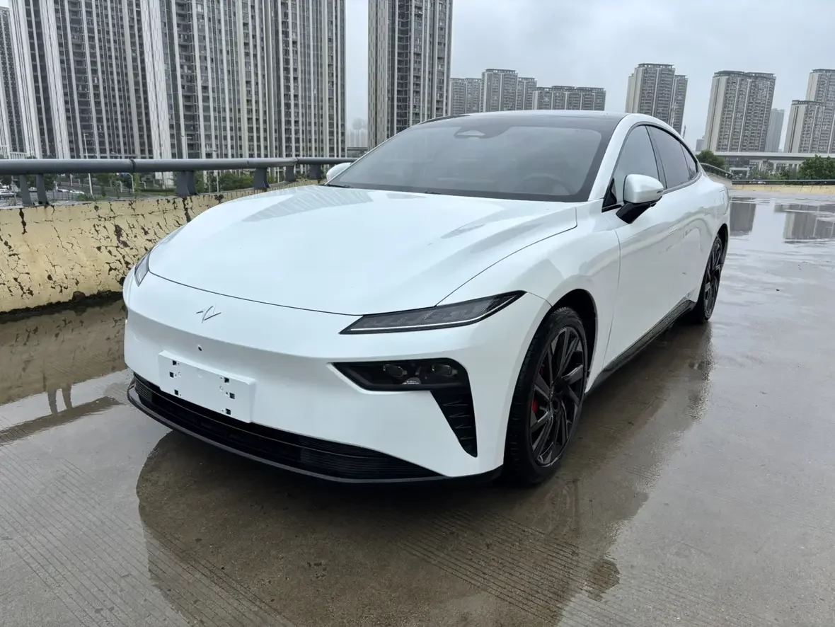 Dongfeng Yipai 007  из Китая
