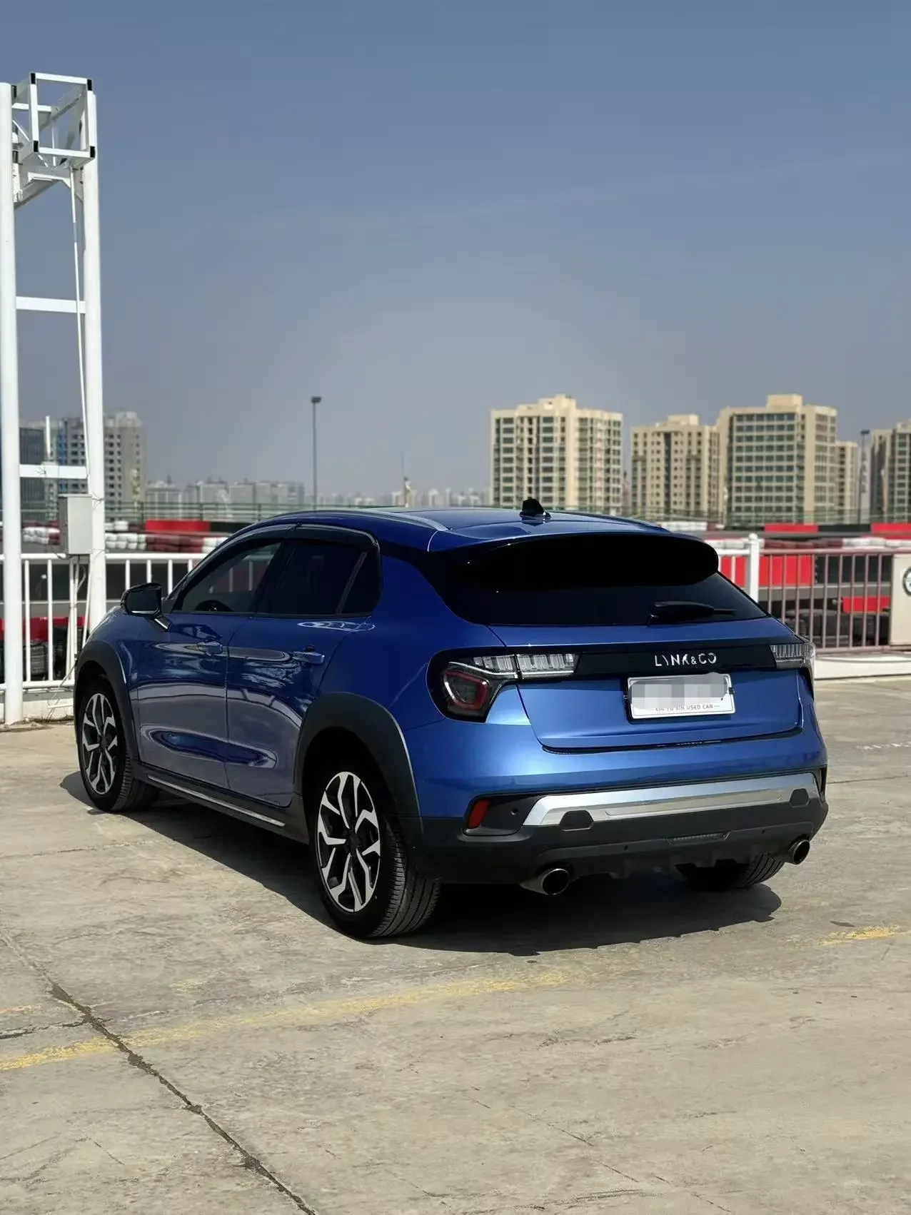 Lynk & Co 02