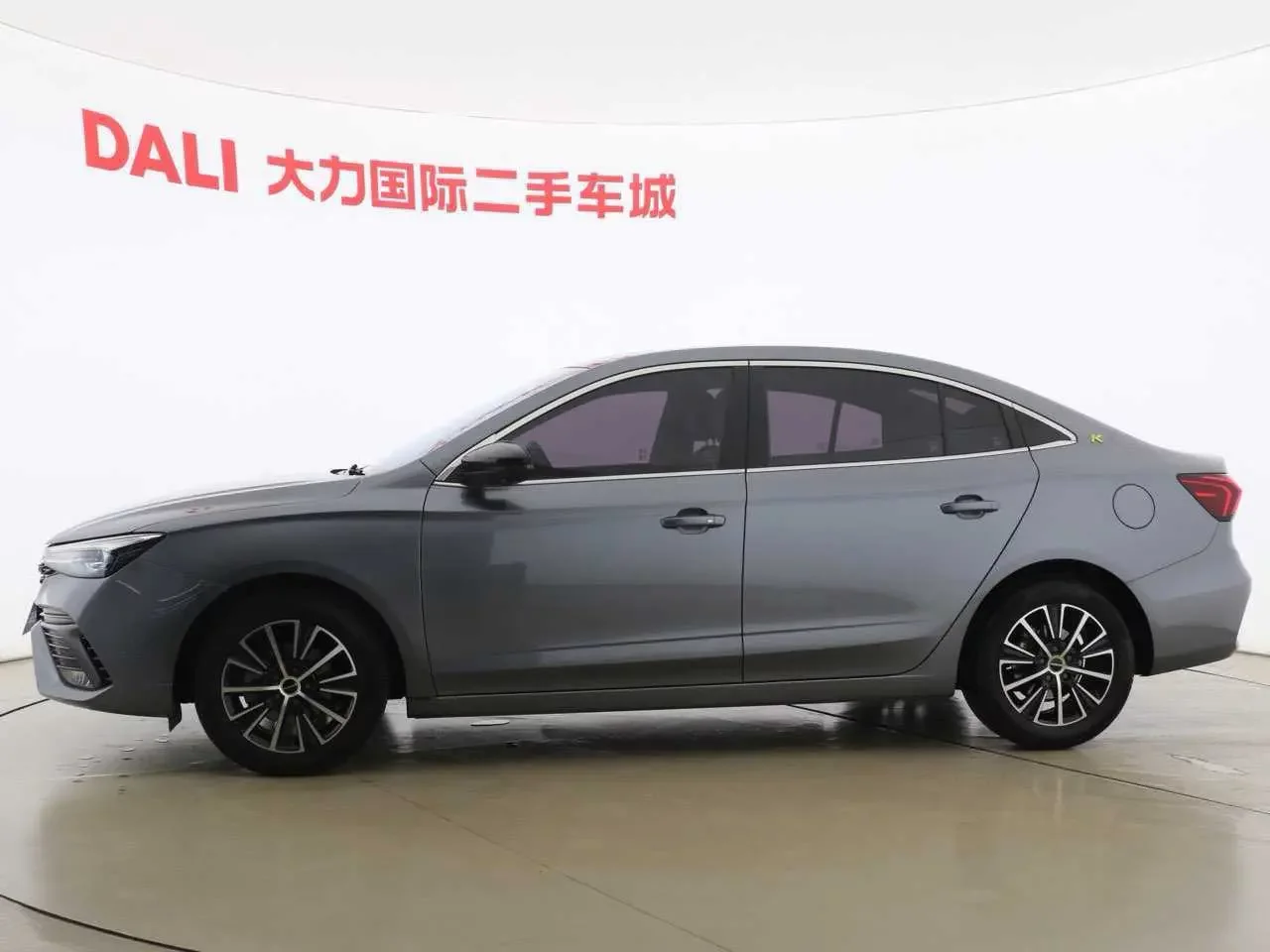 Roewe i5