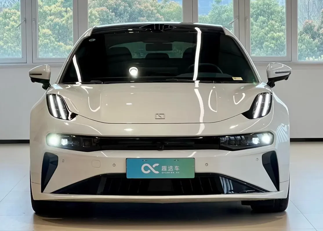 ZEEKR 001
