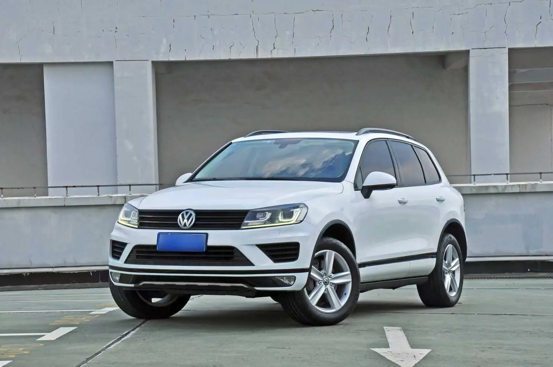Volkswagen Touareg  из Китая