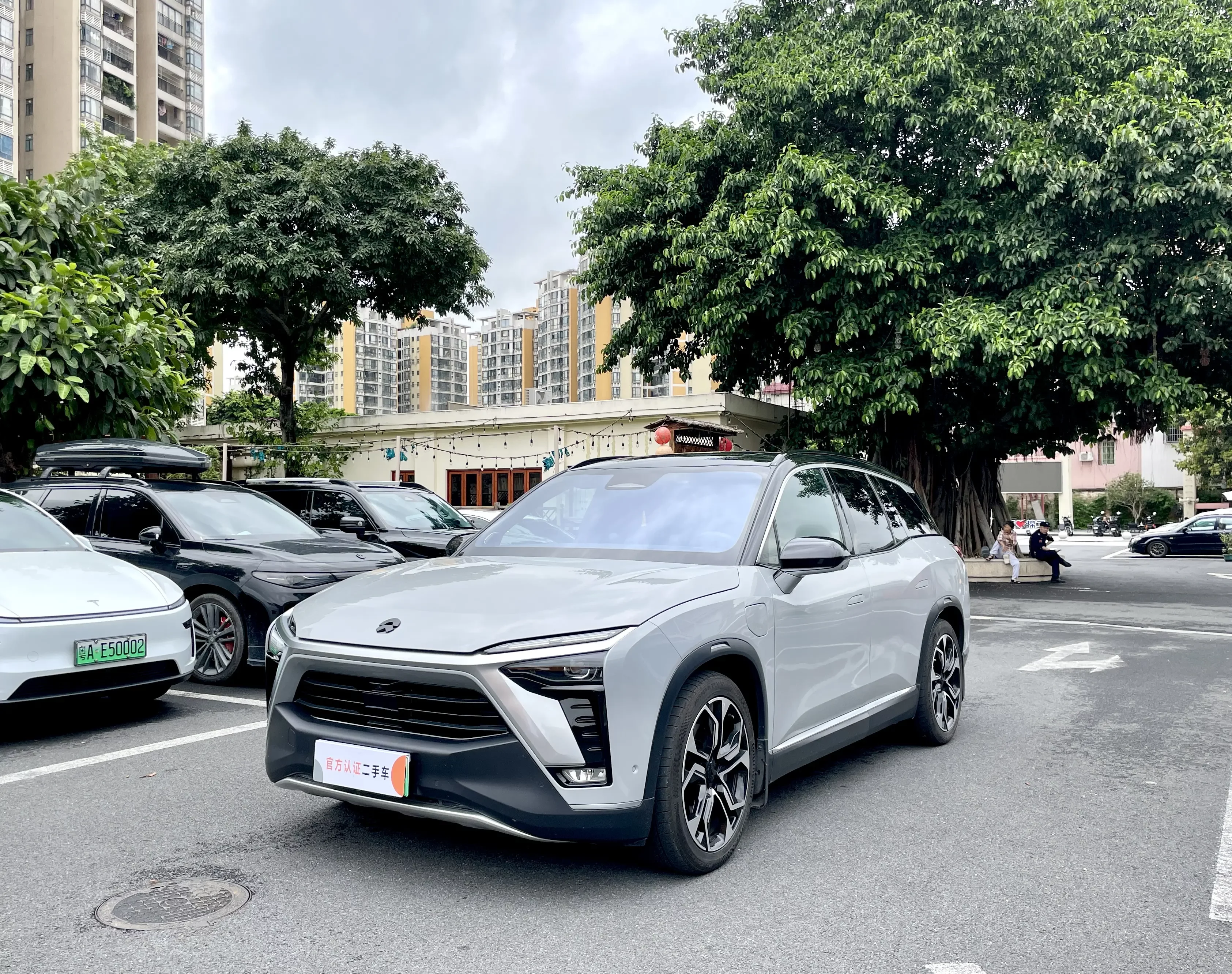 NIO ES8