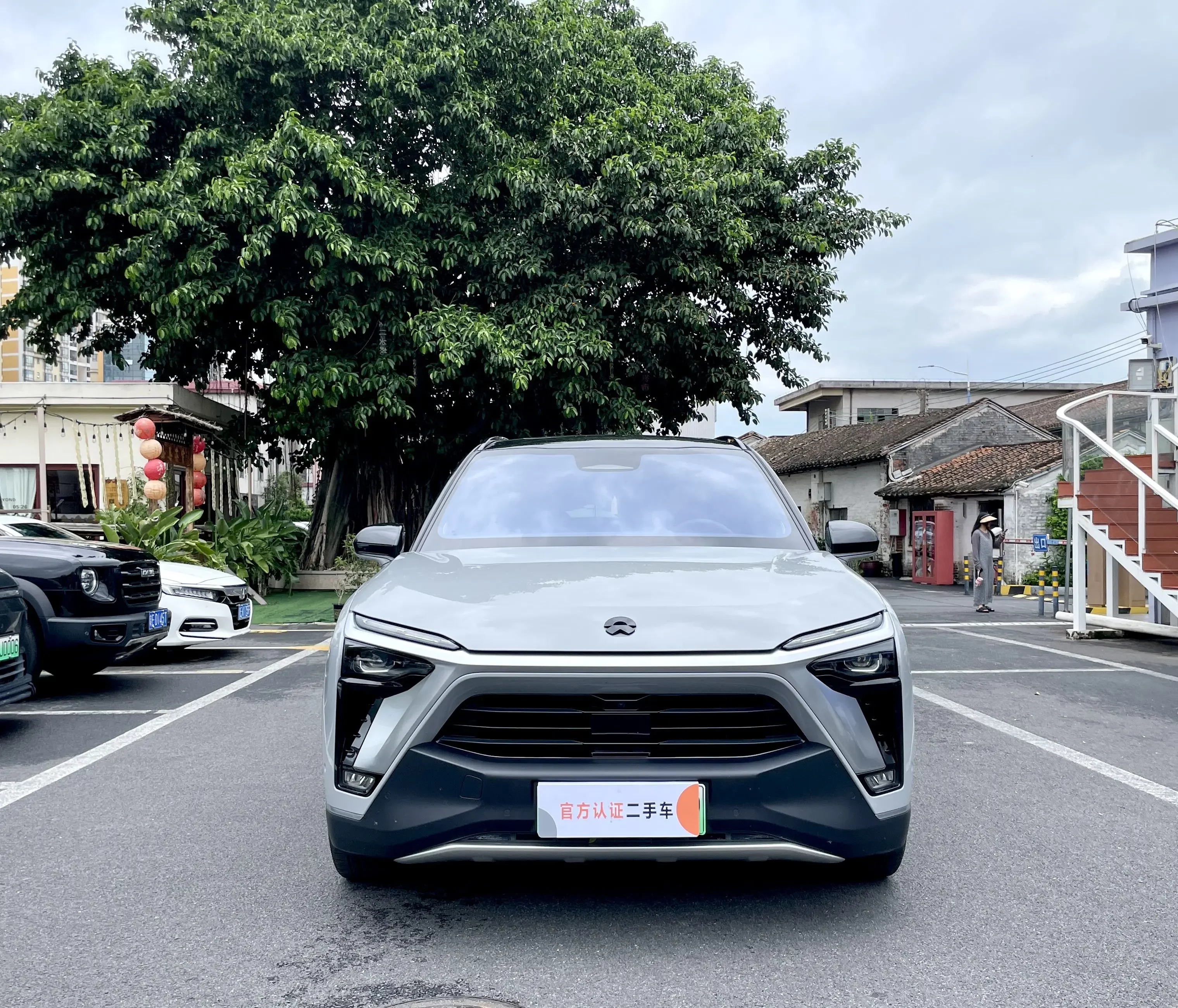 NIO ES8