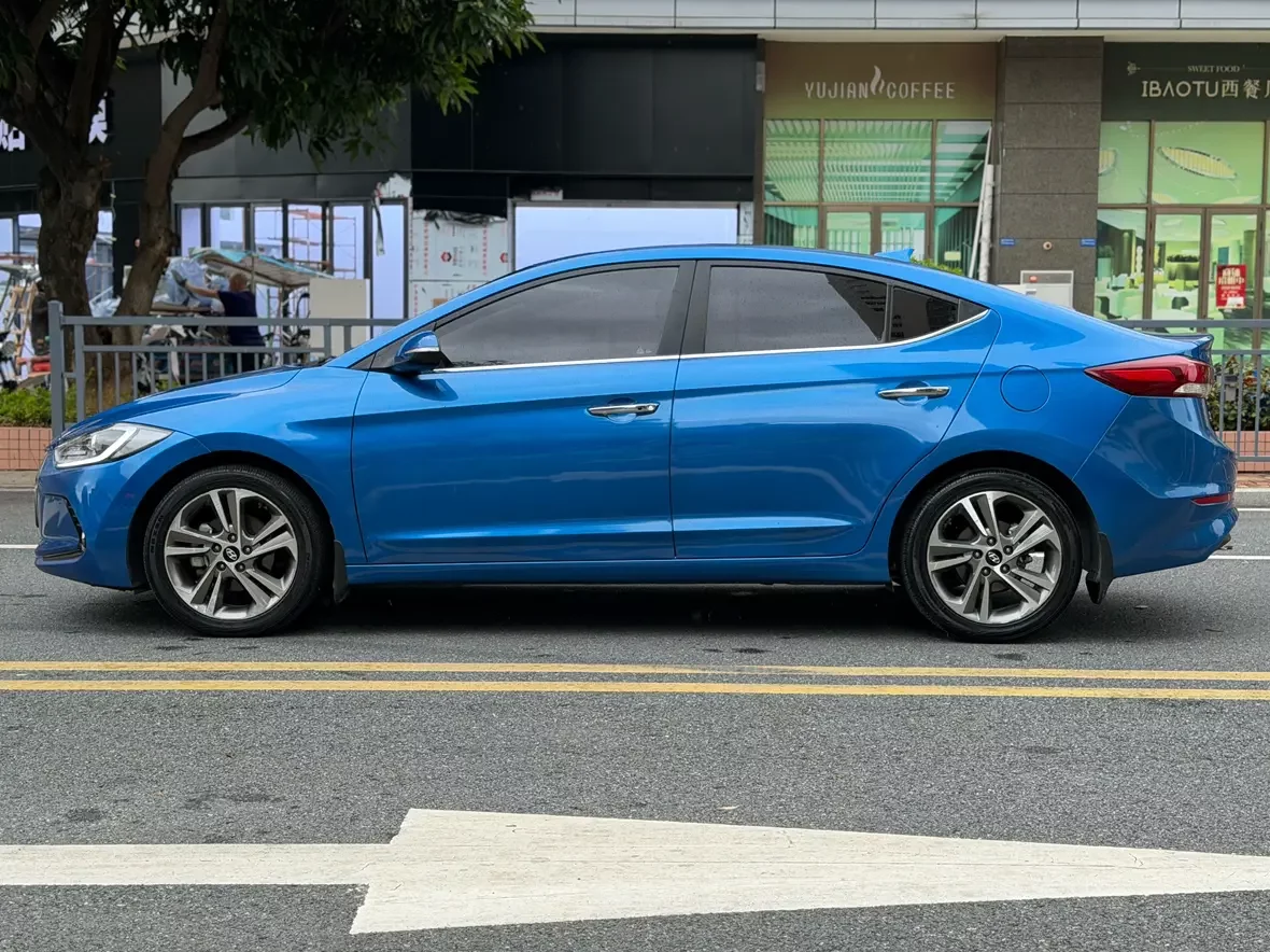 Hyundai lead