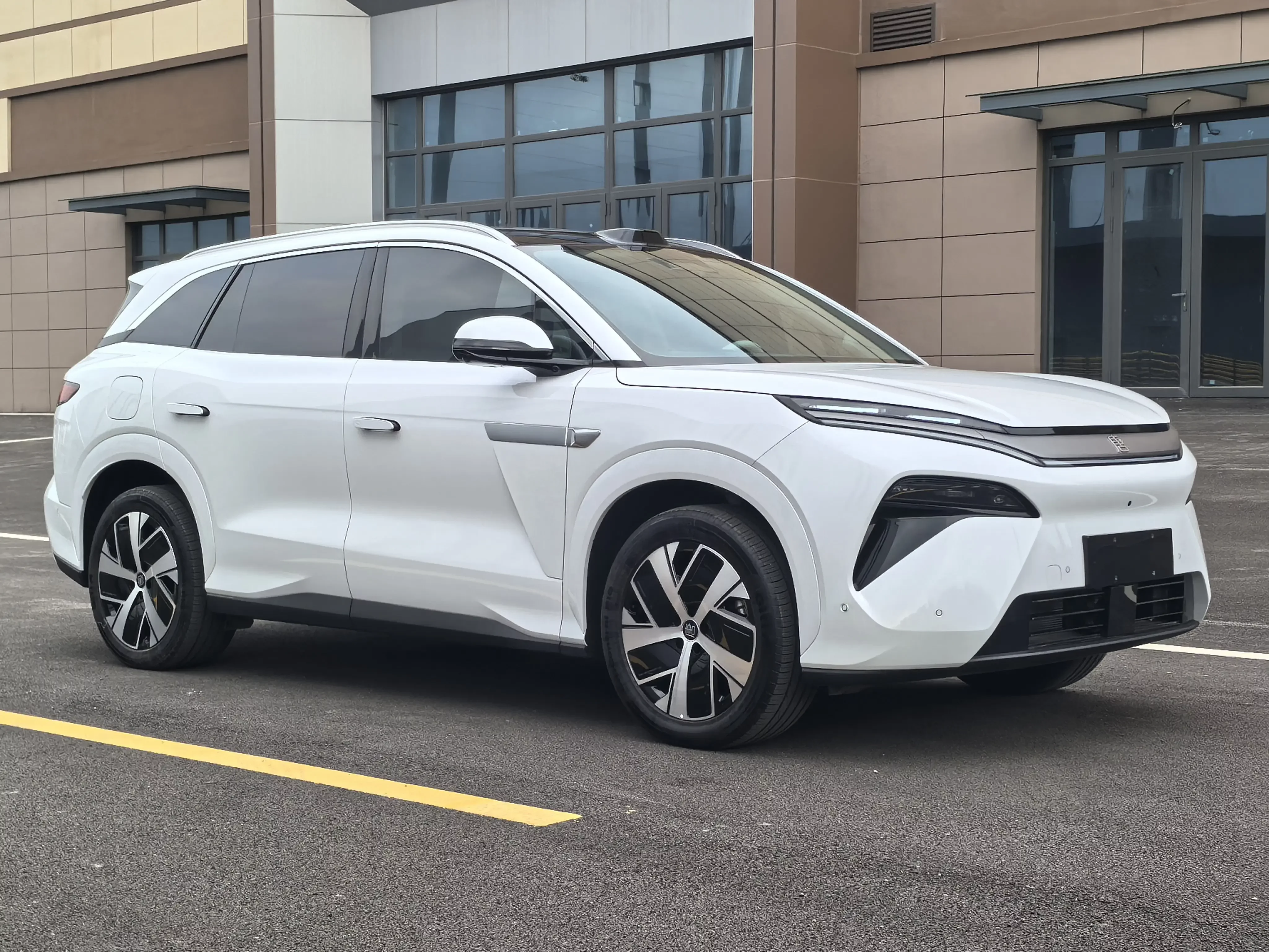 BYD Tang L EV